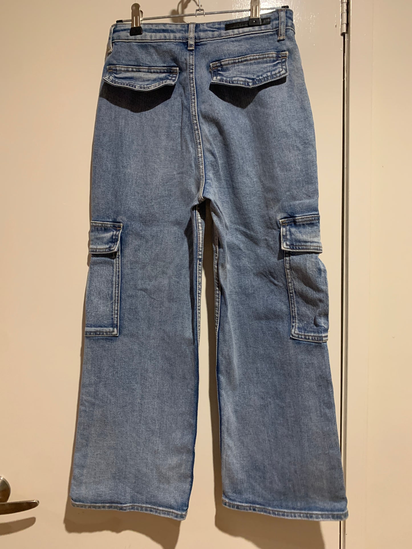 10580