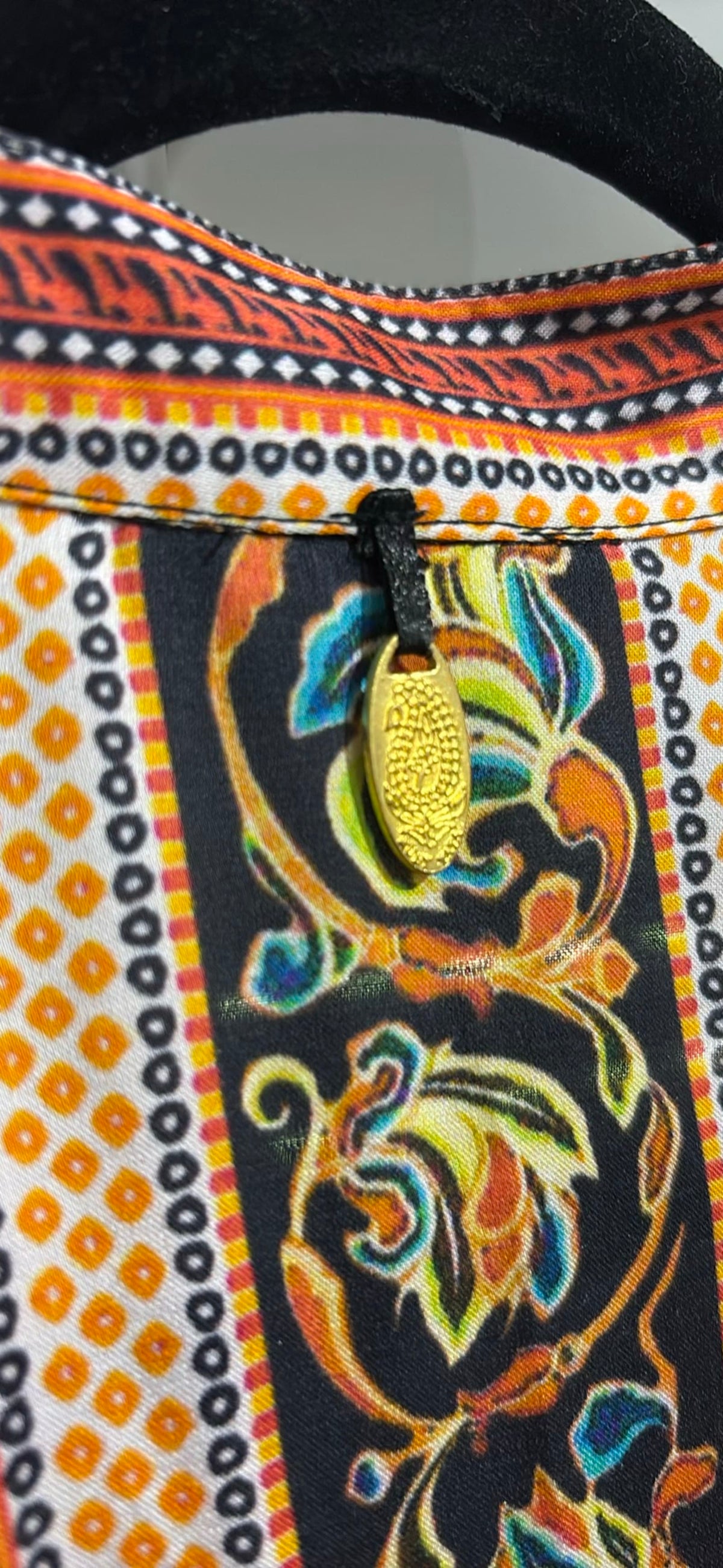 216320