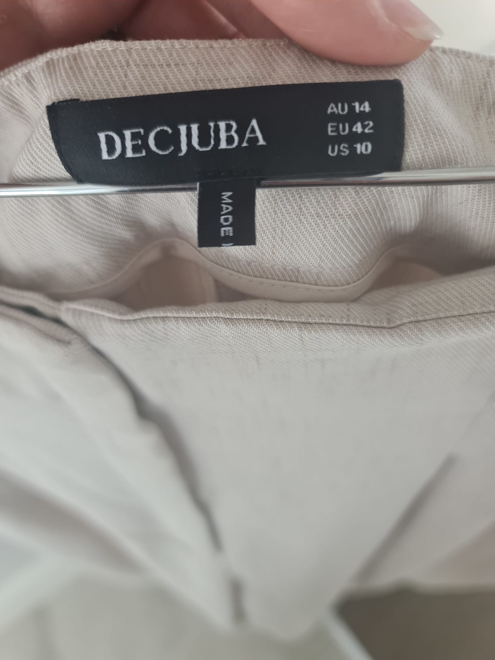 67068