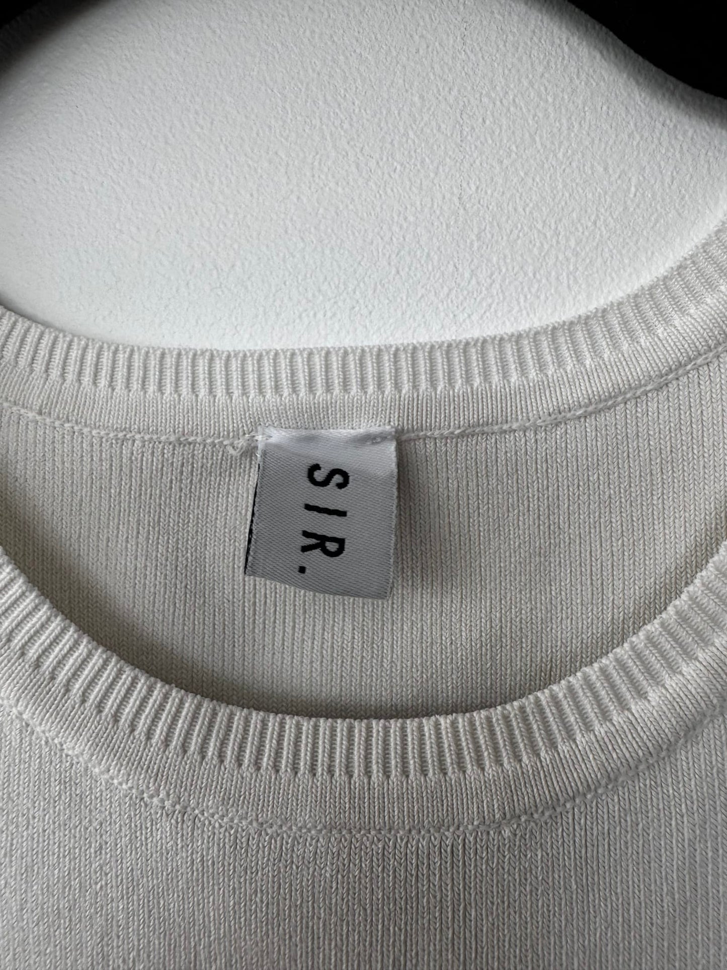 200243