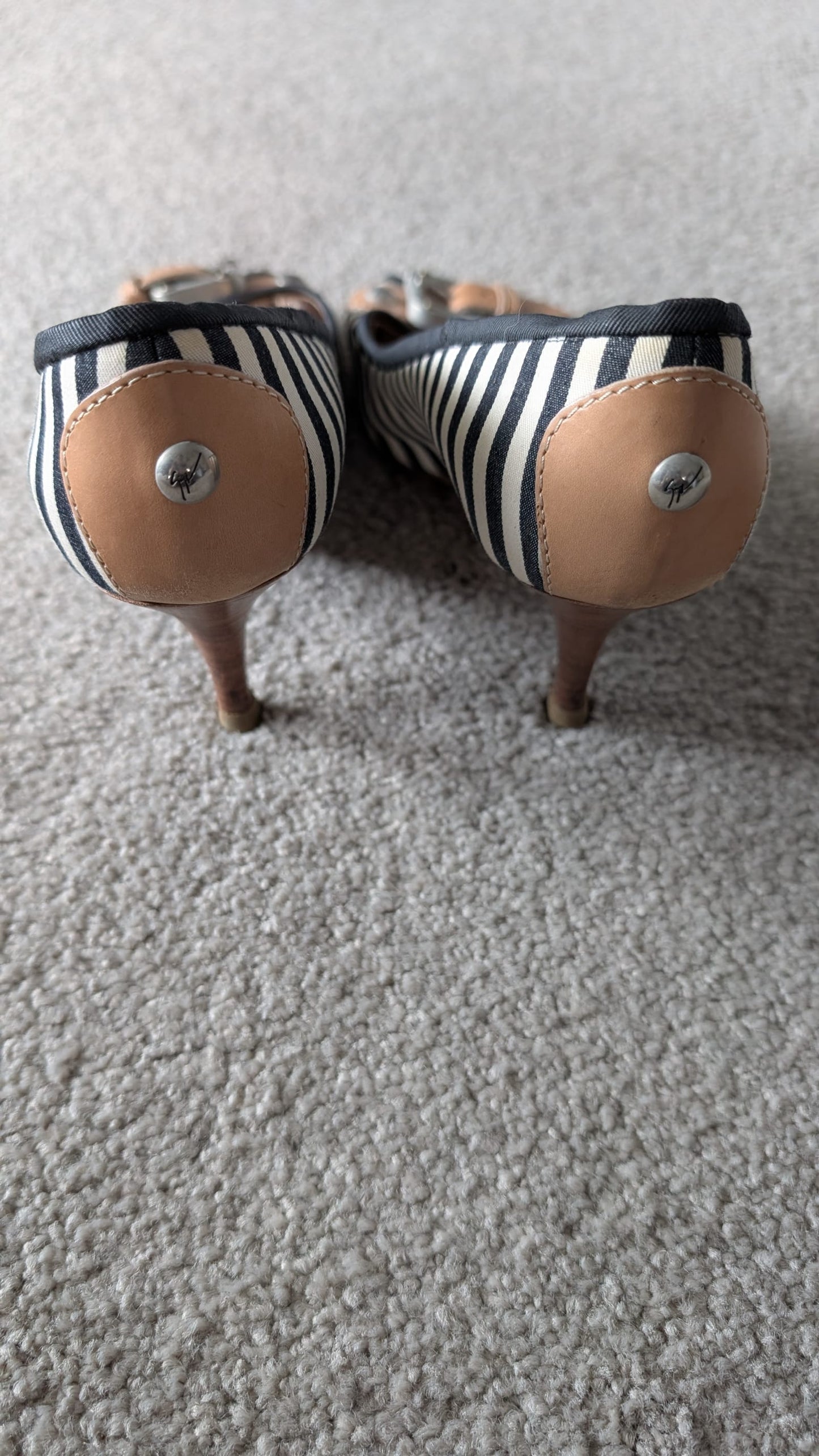 75748
