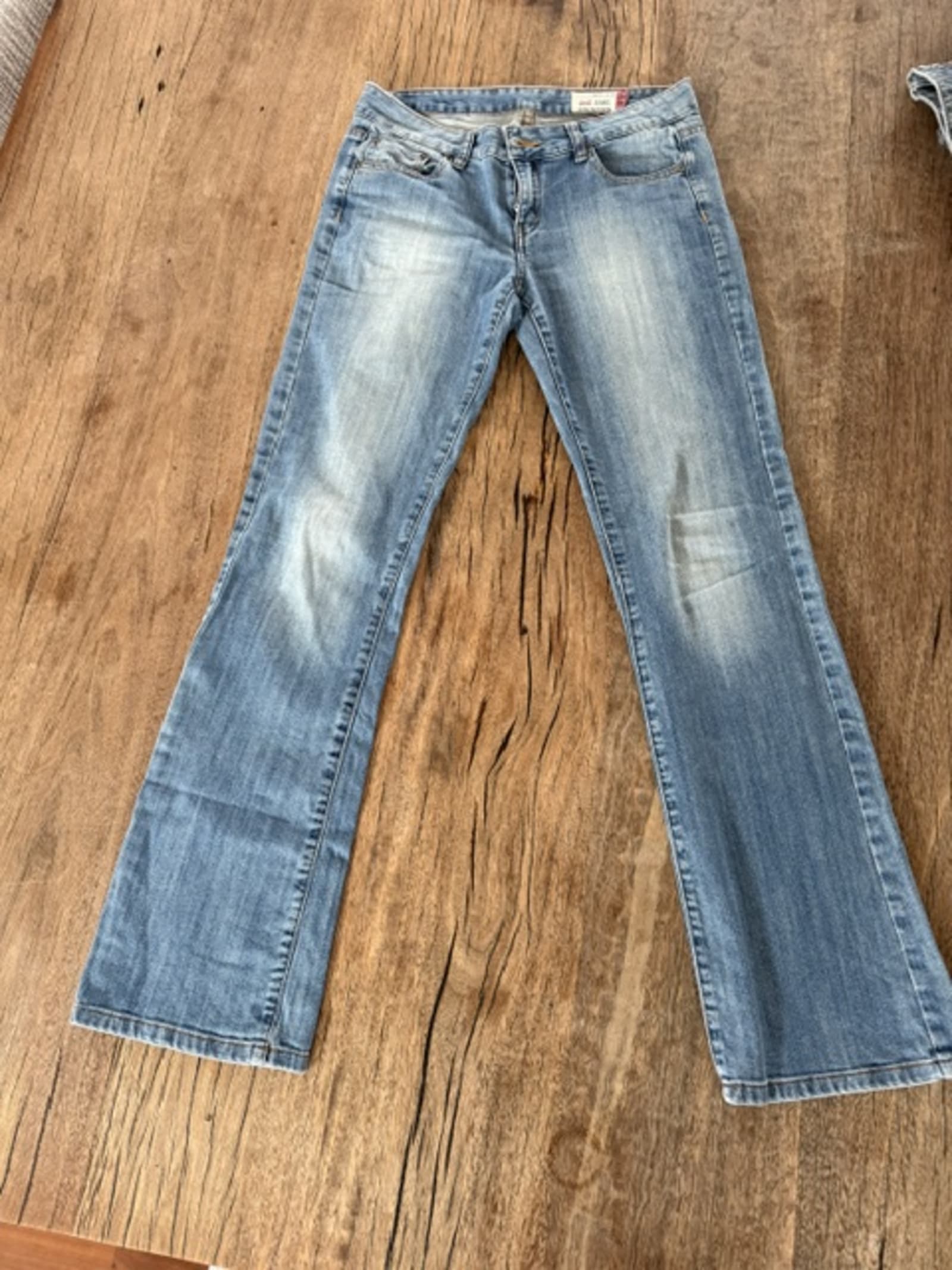 187000