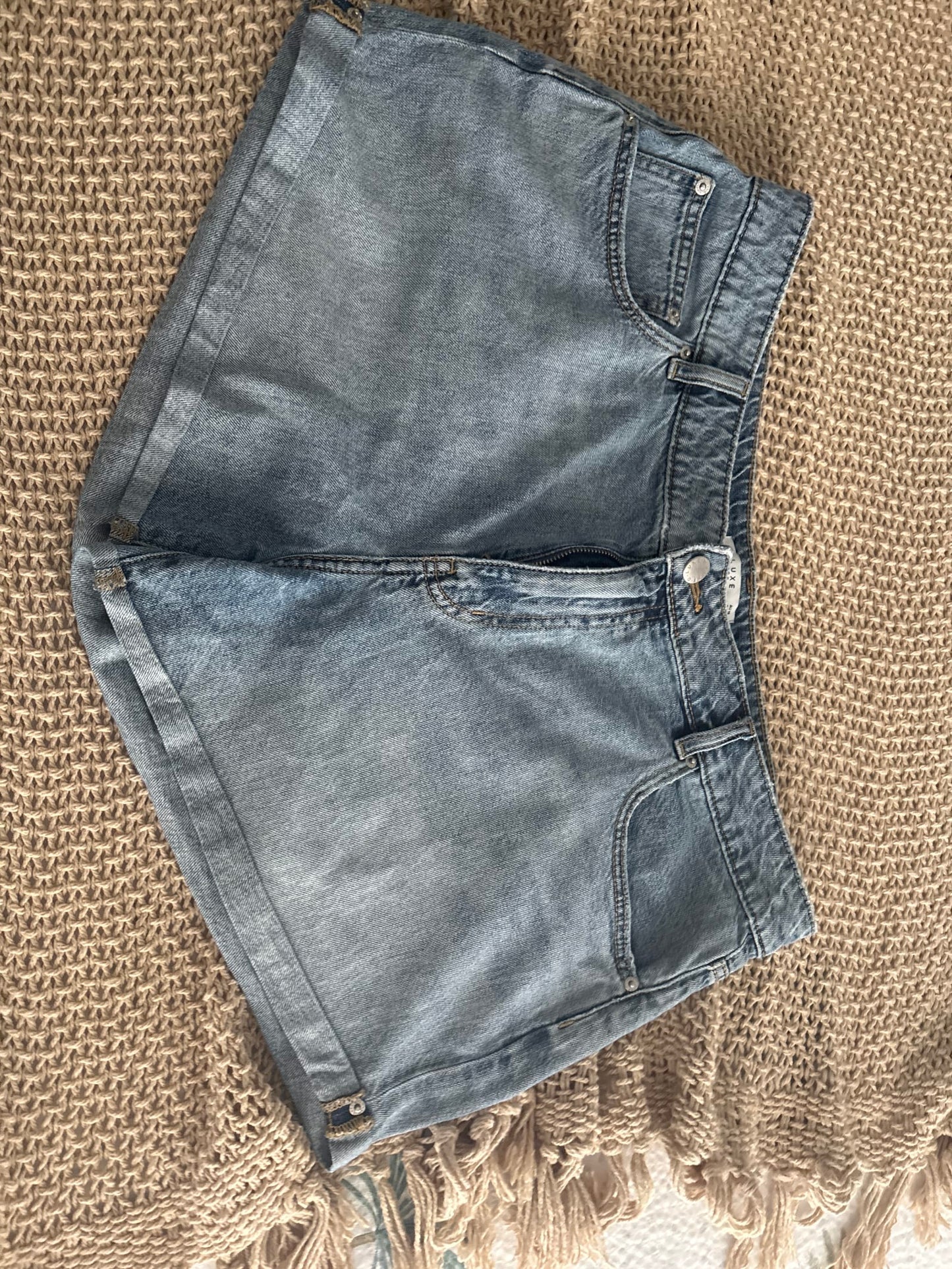 194032