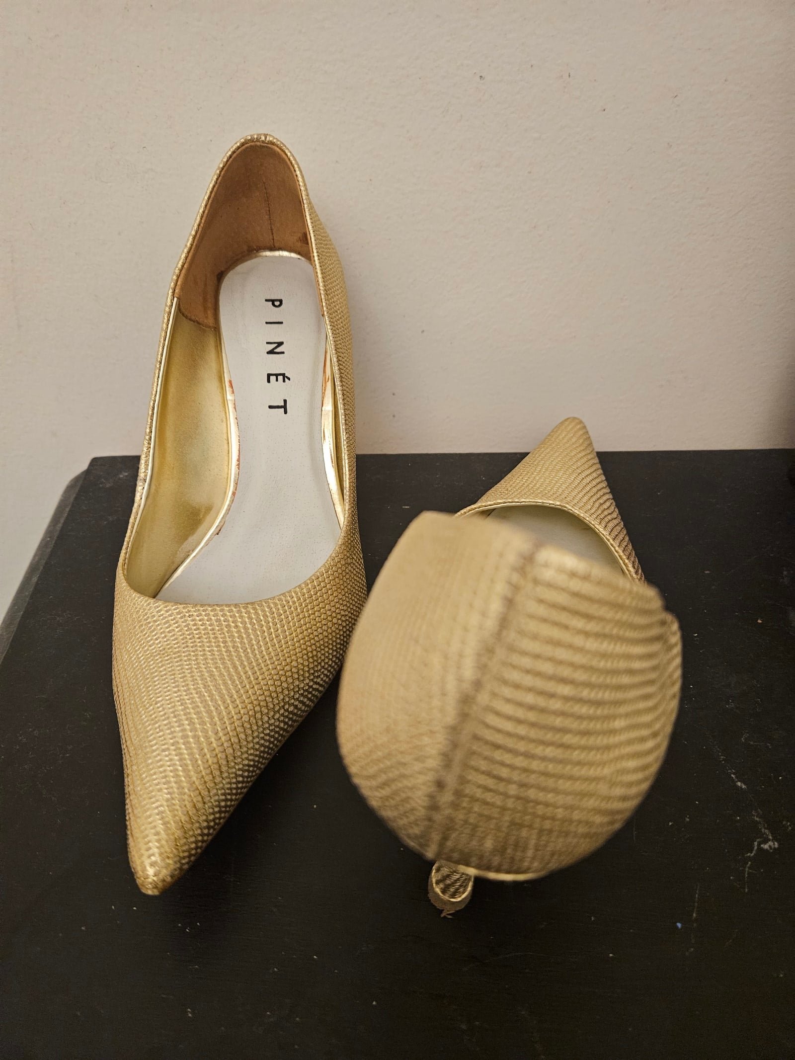 90058