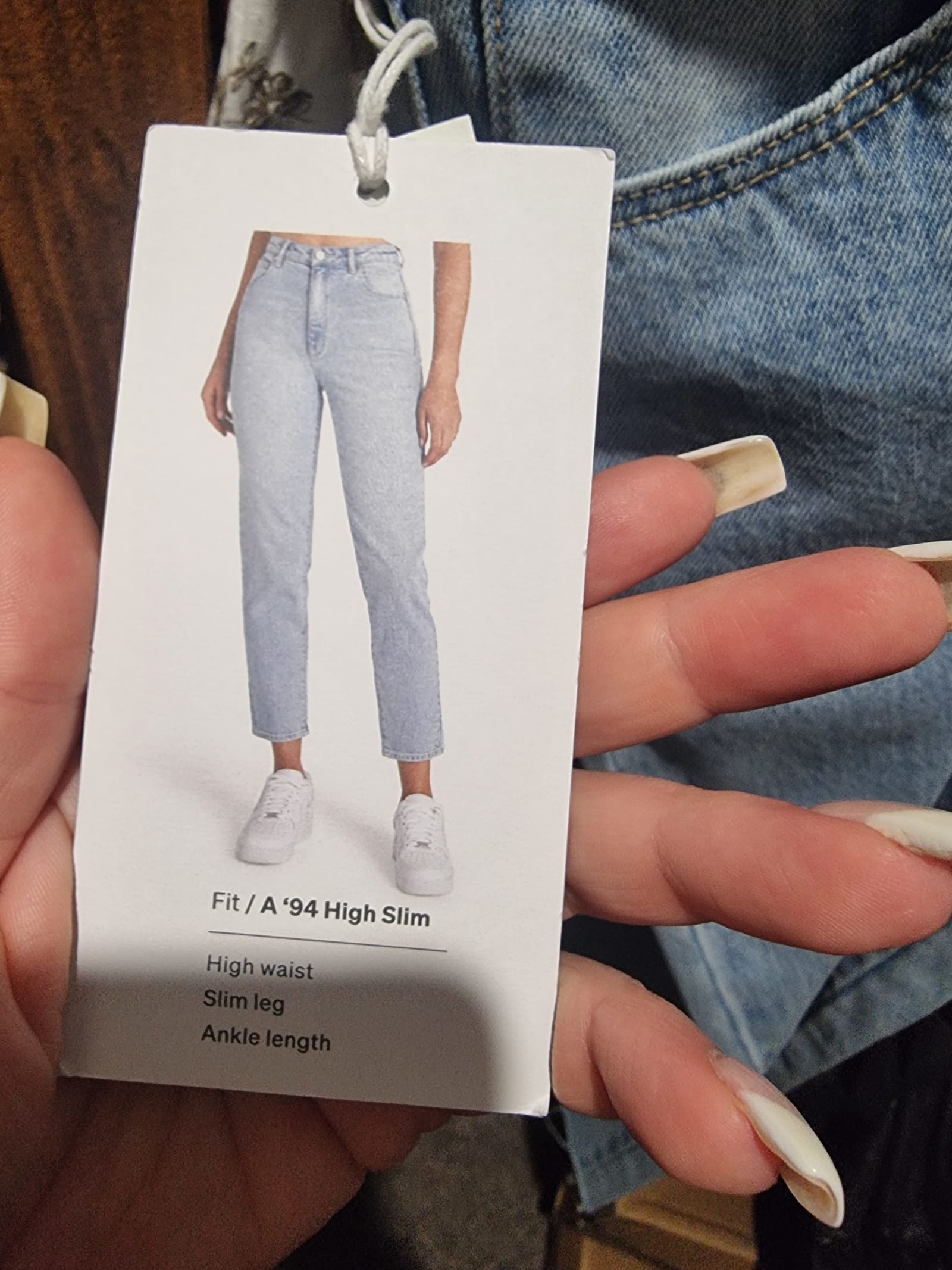 78976