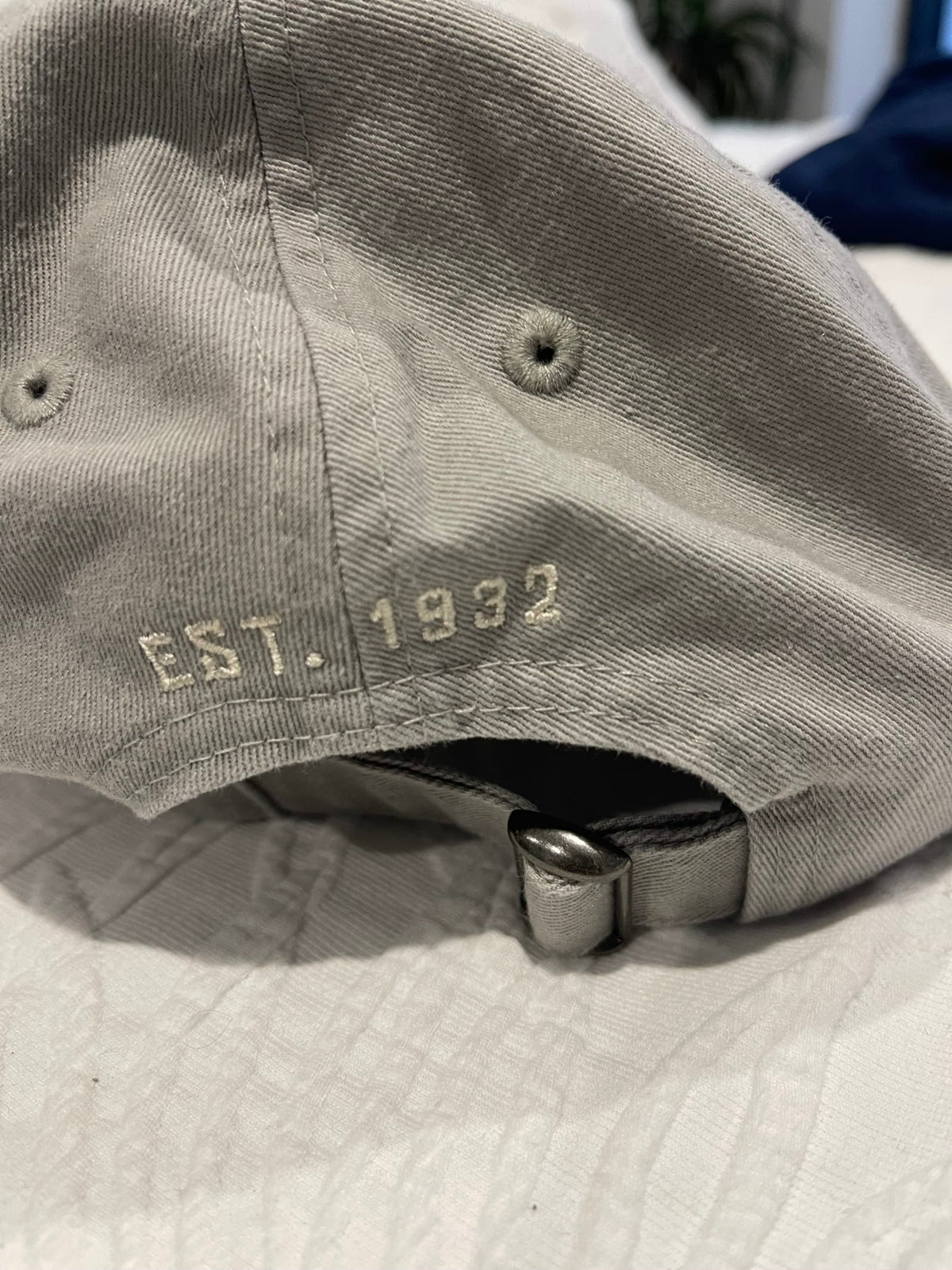 220943