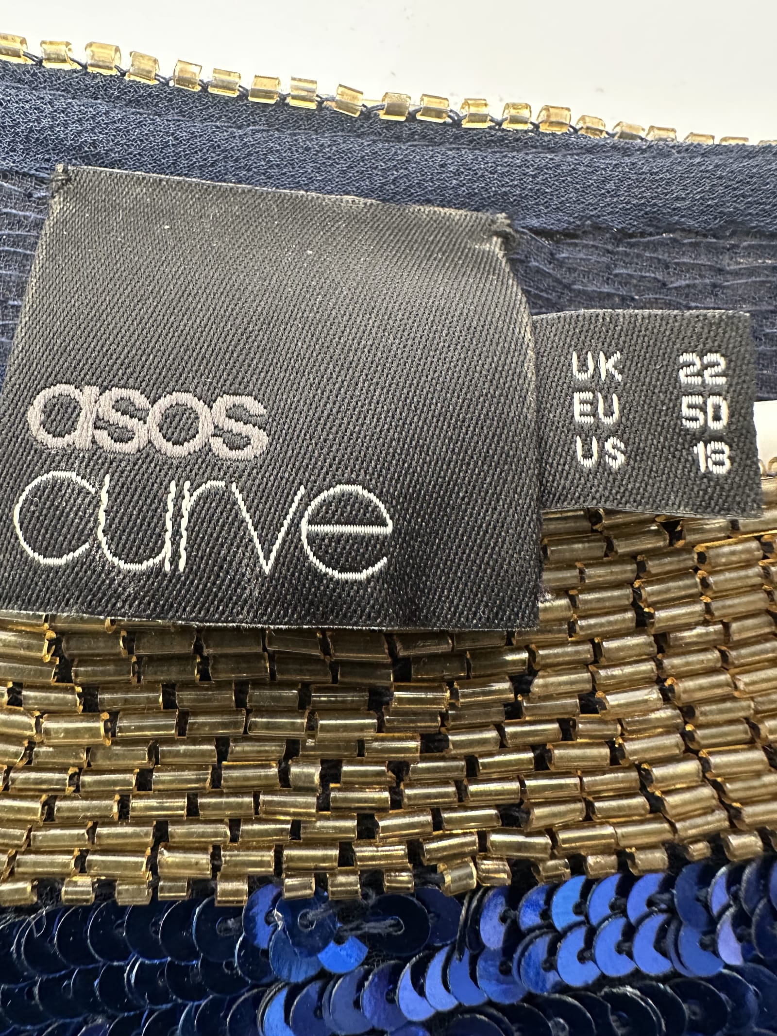 180699