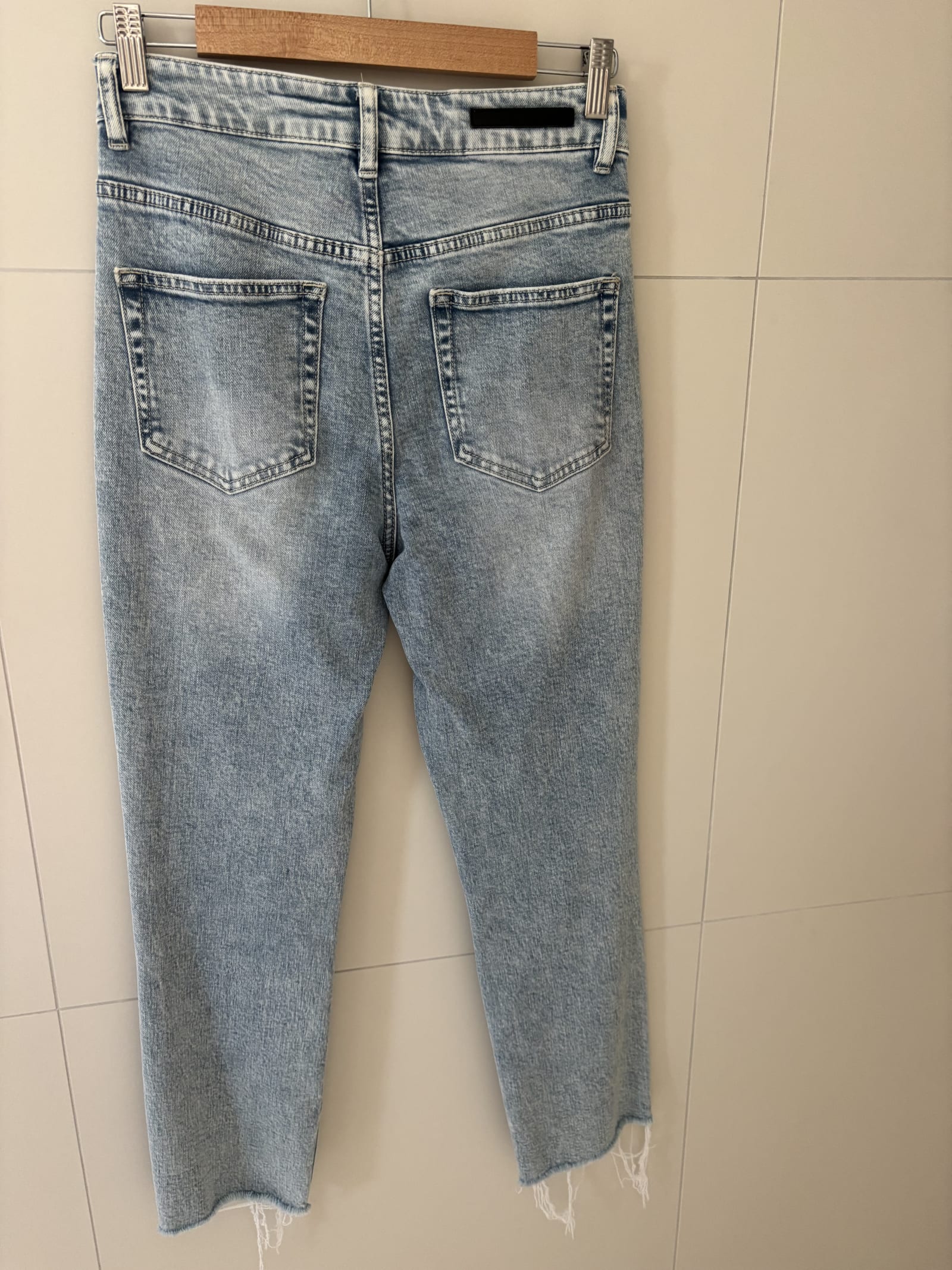 198623
