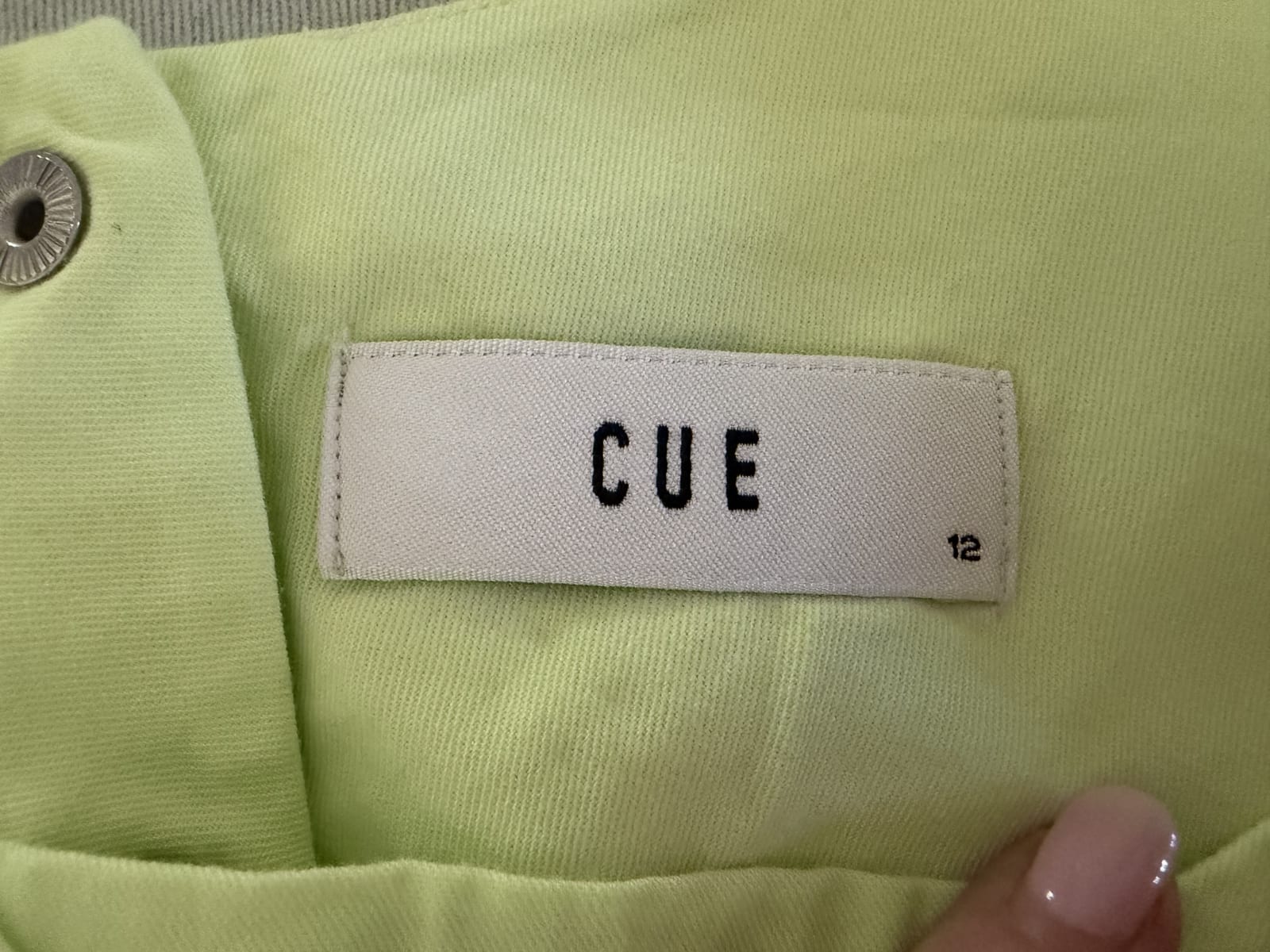 92900