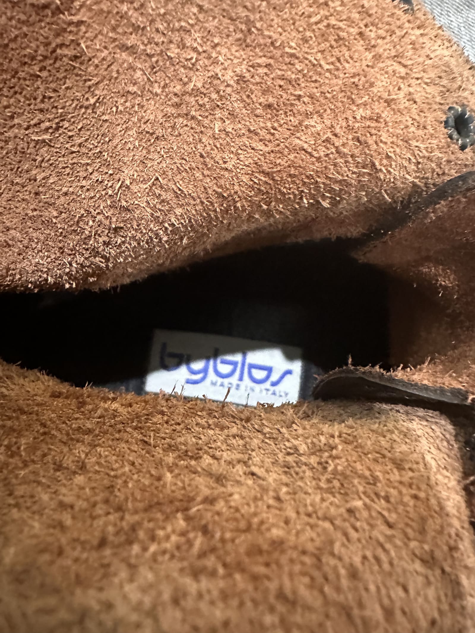 128046