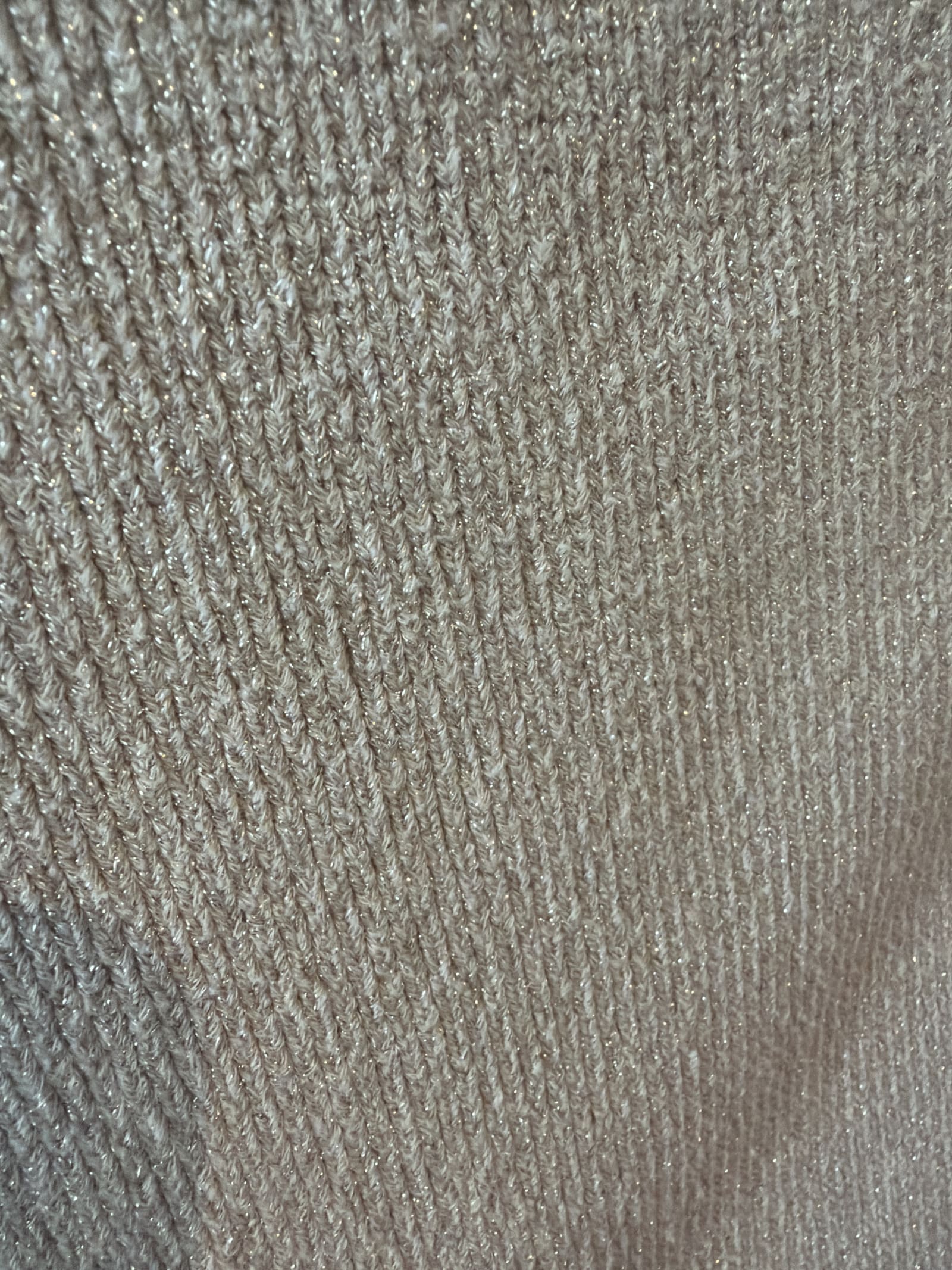 104690