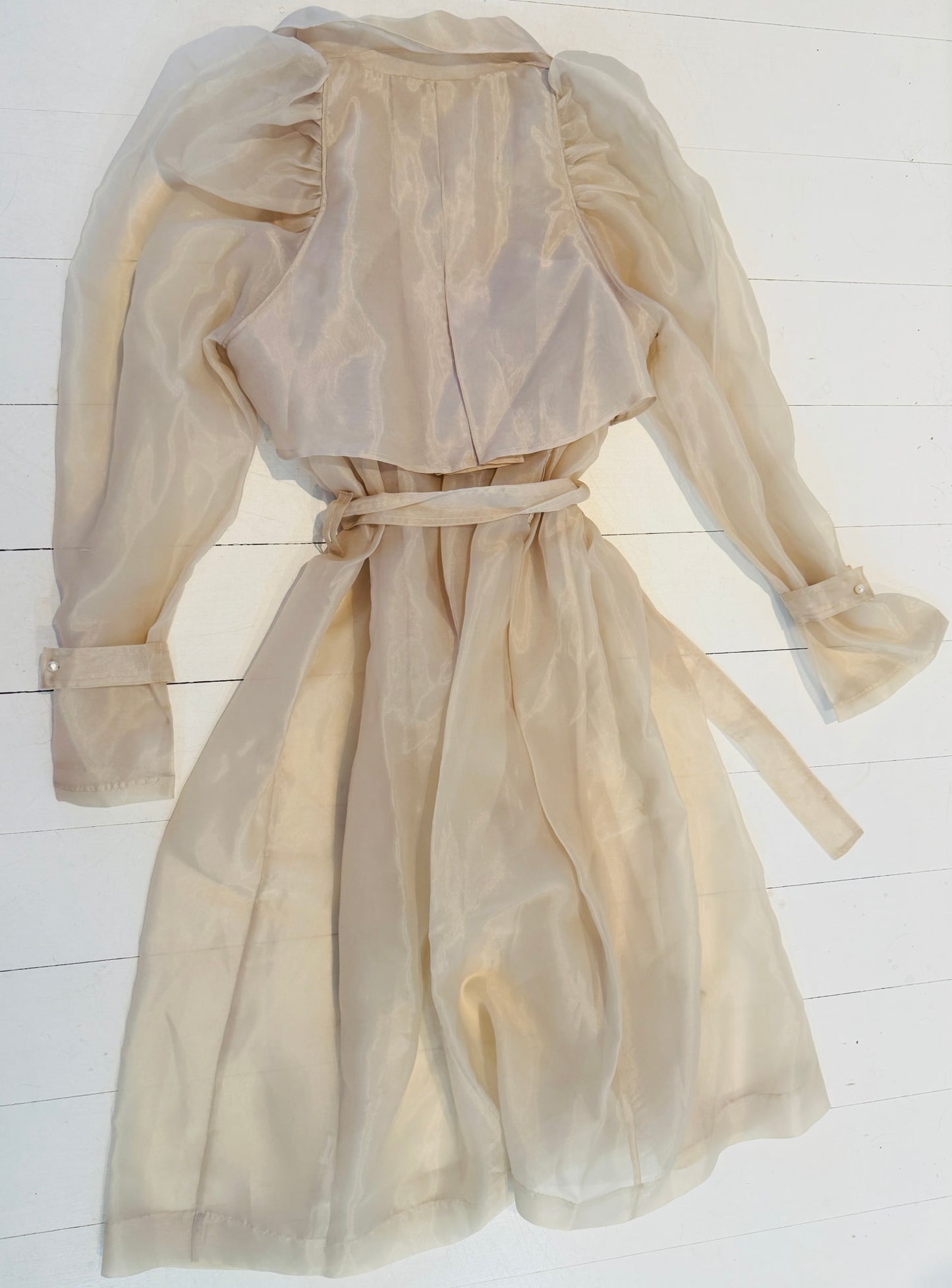 184027