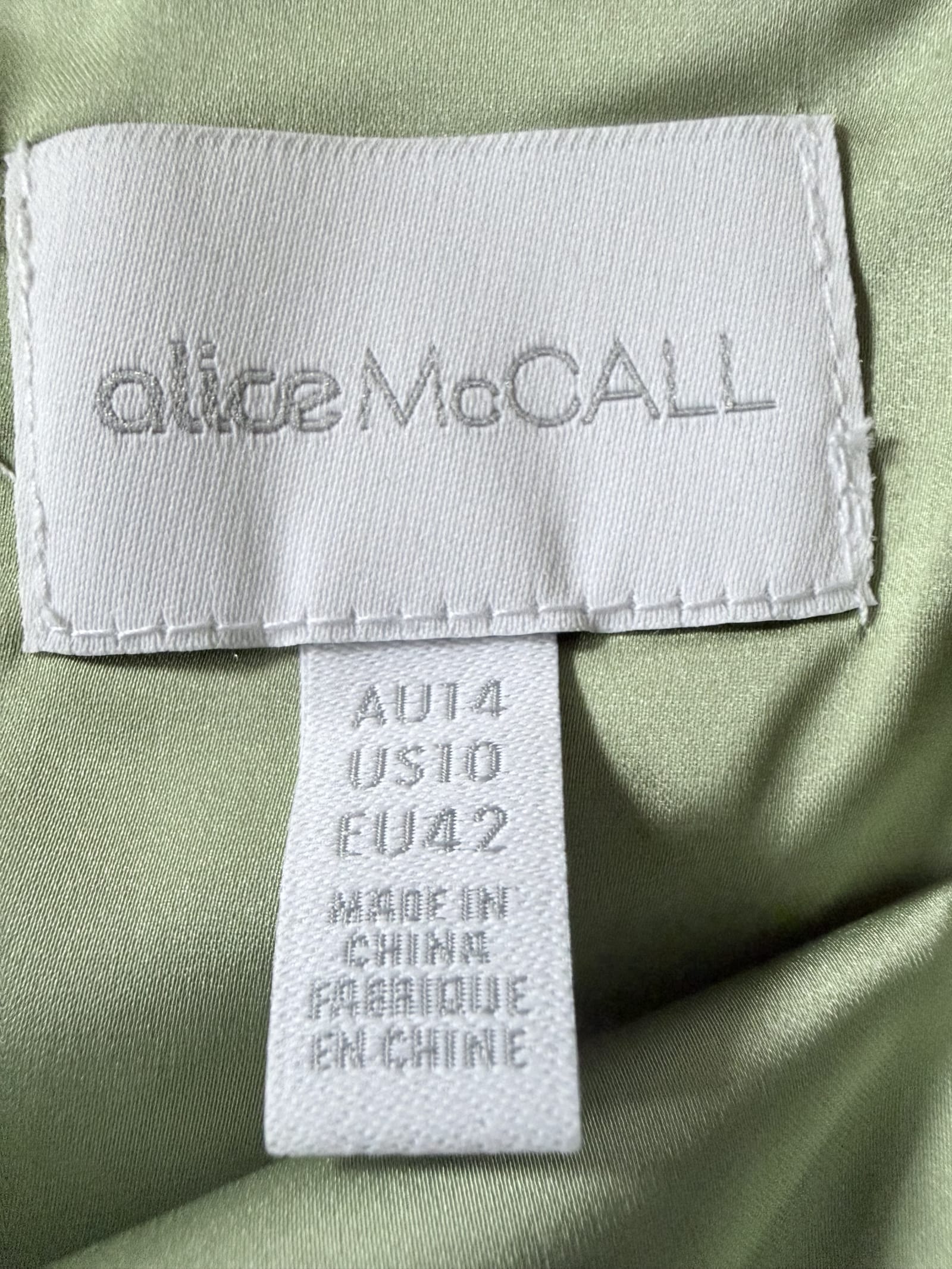 124643