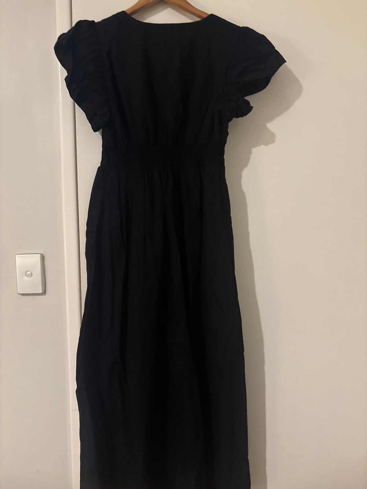 200563