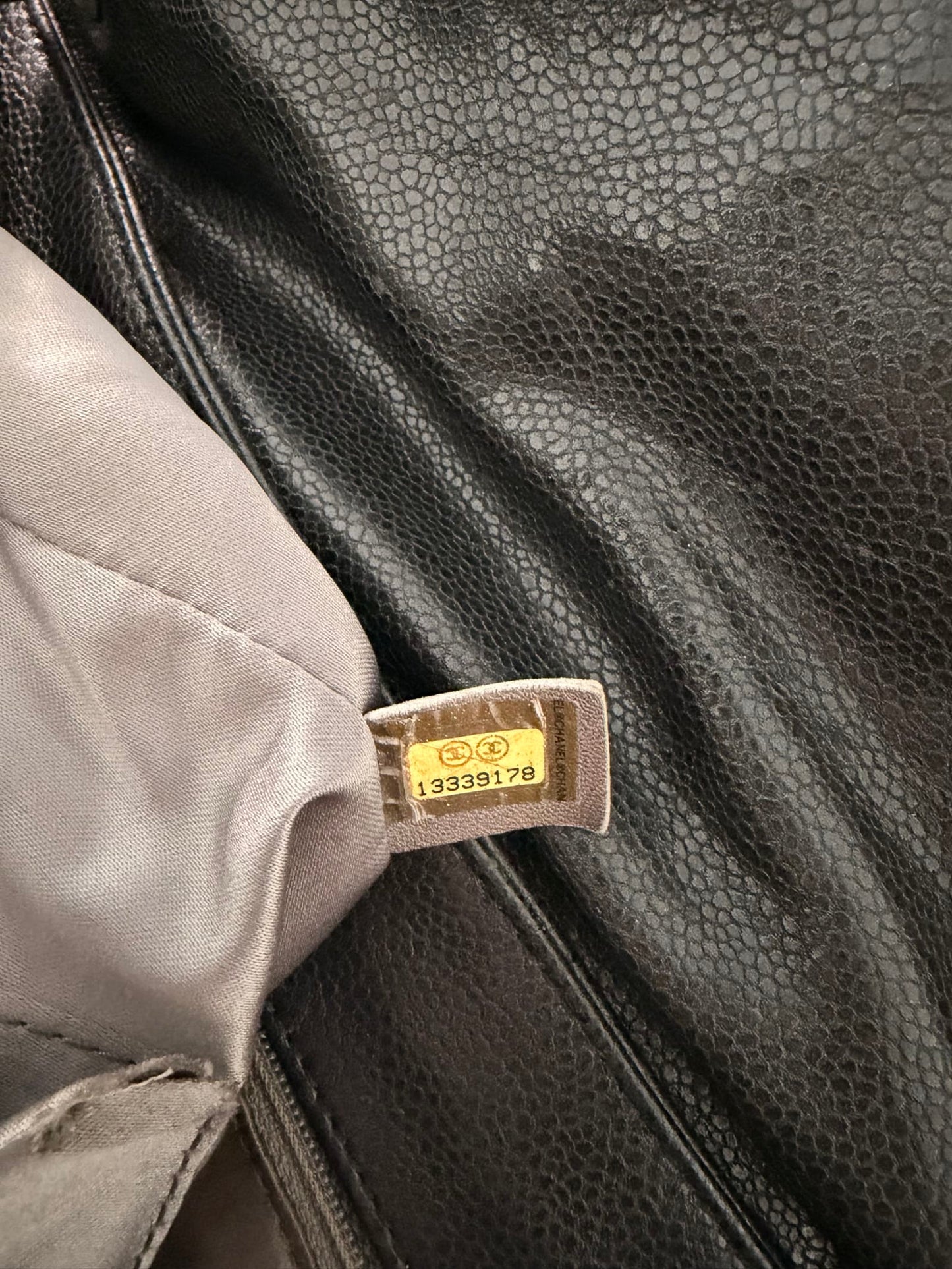 197034