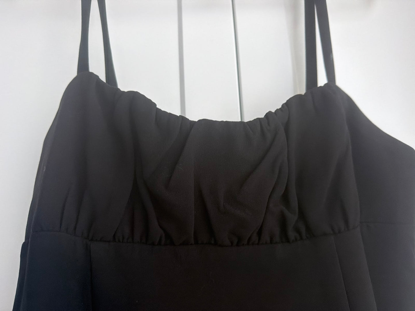 196123
