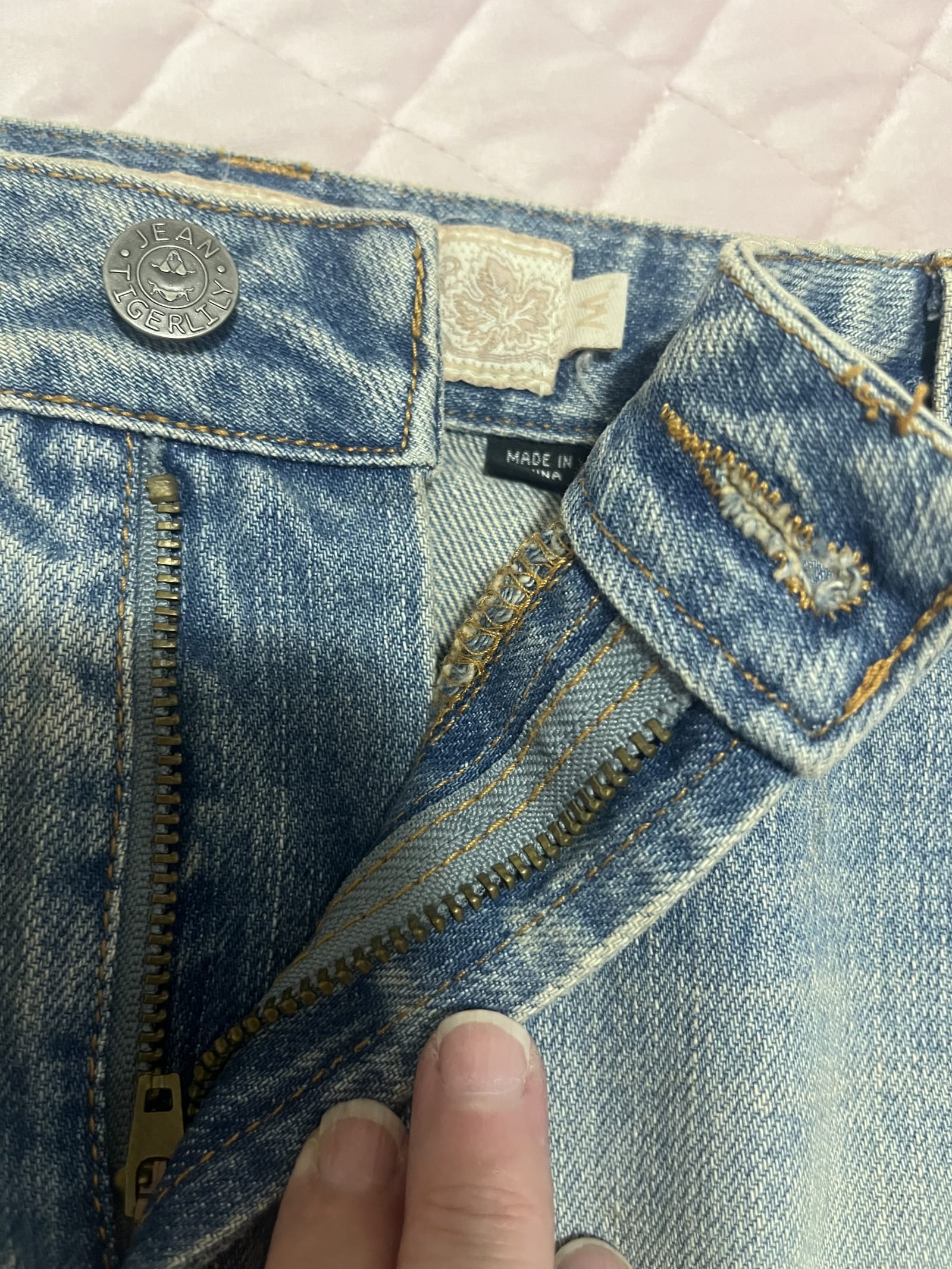 168005
