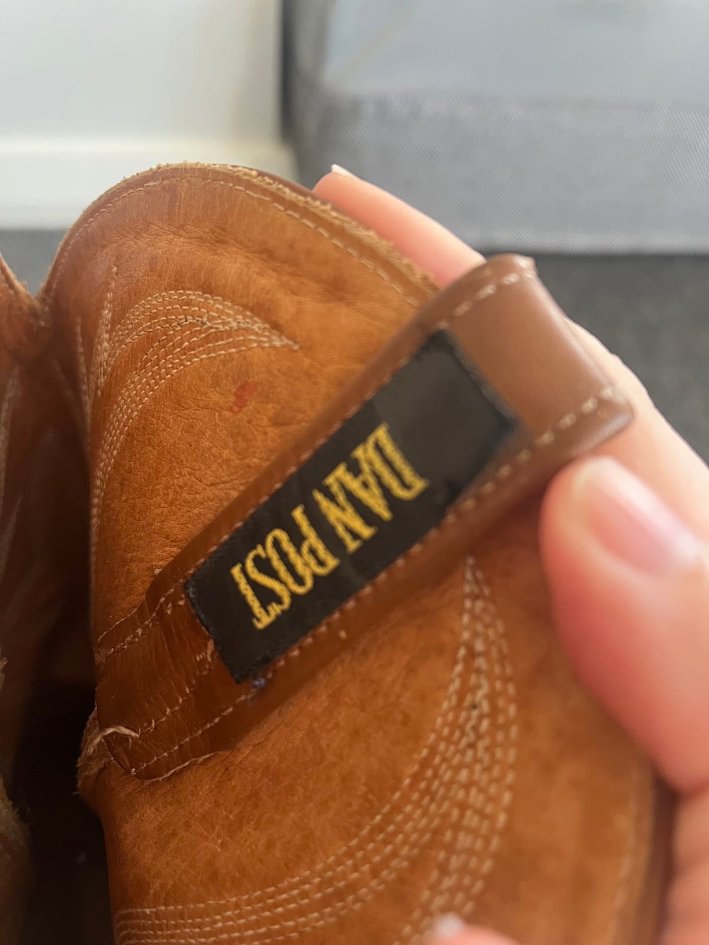 182697