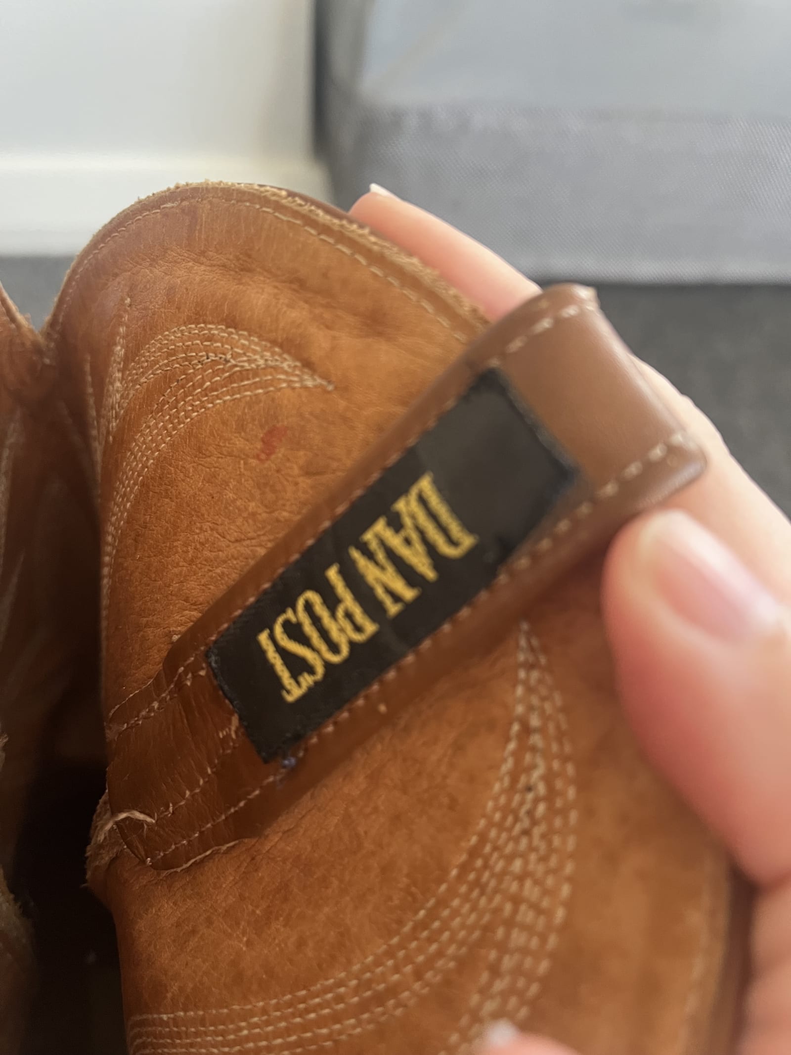 182697