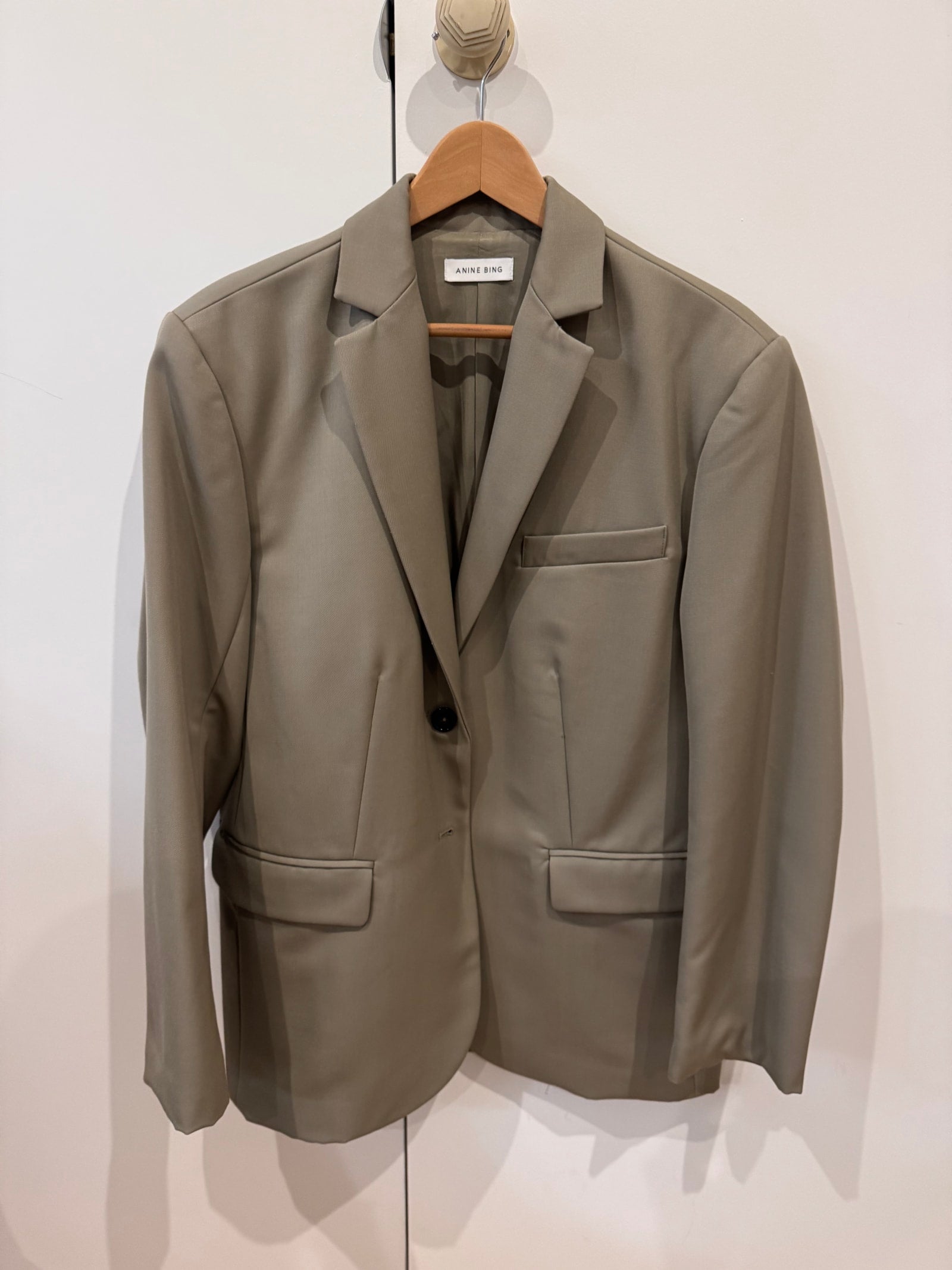 183125