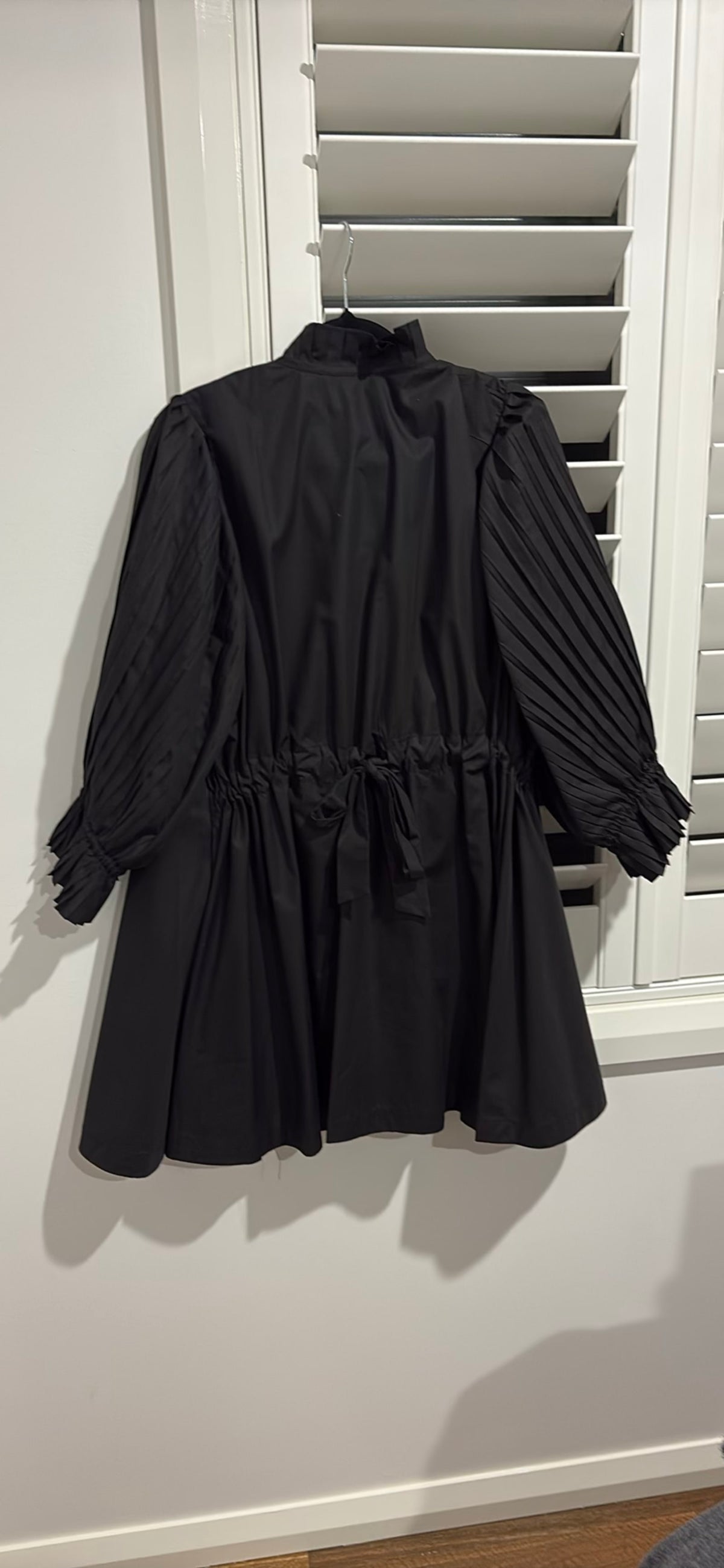 216300