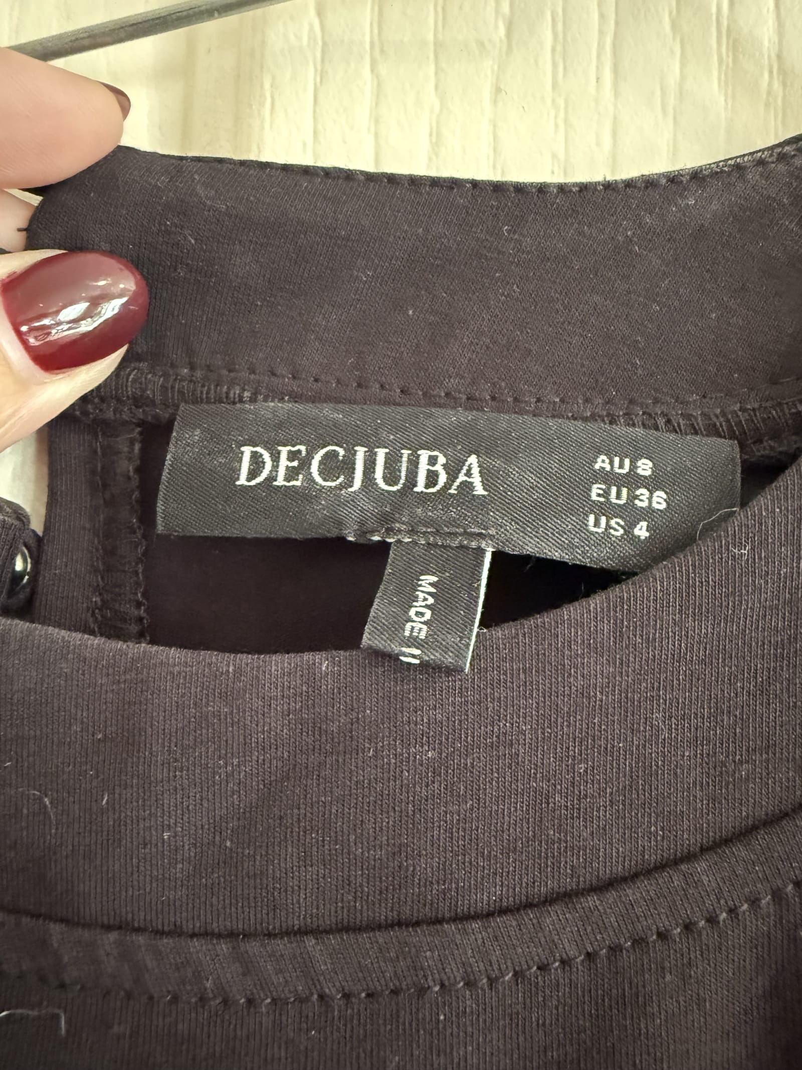 57354