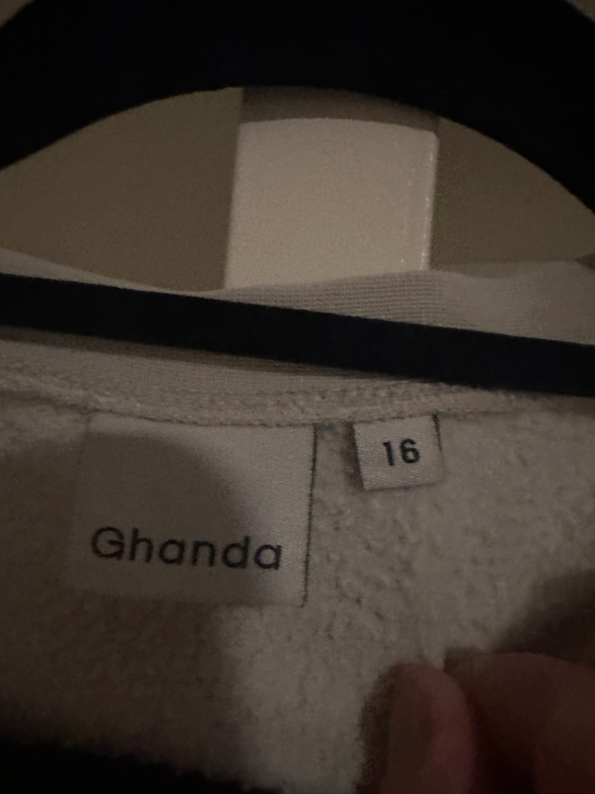 182277