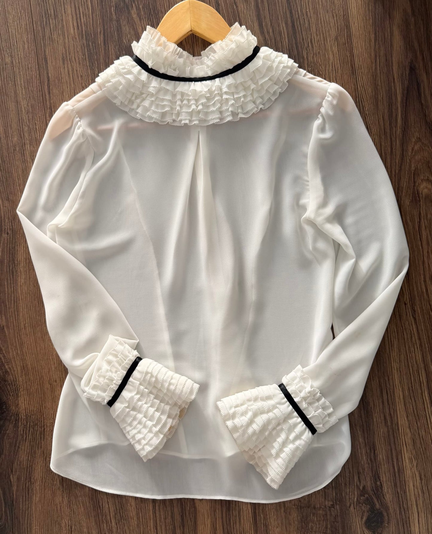 160895