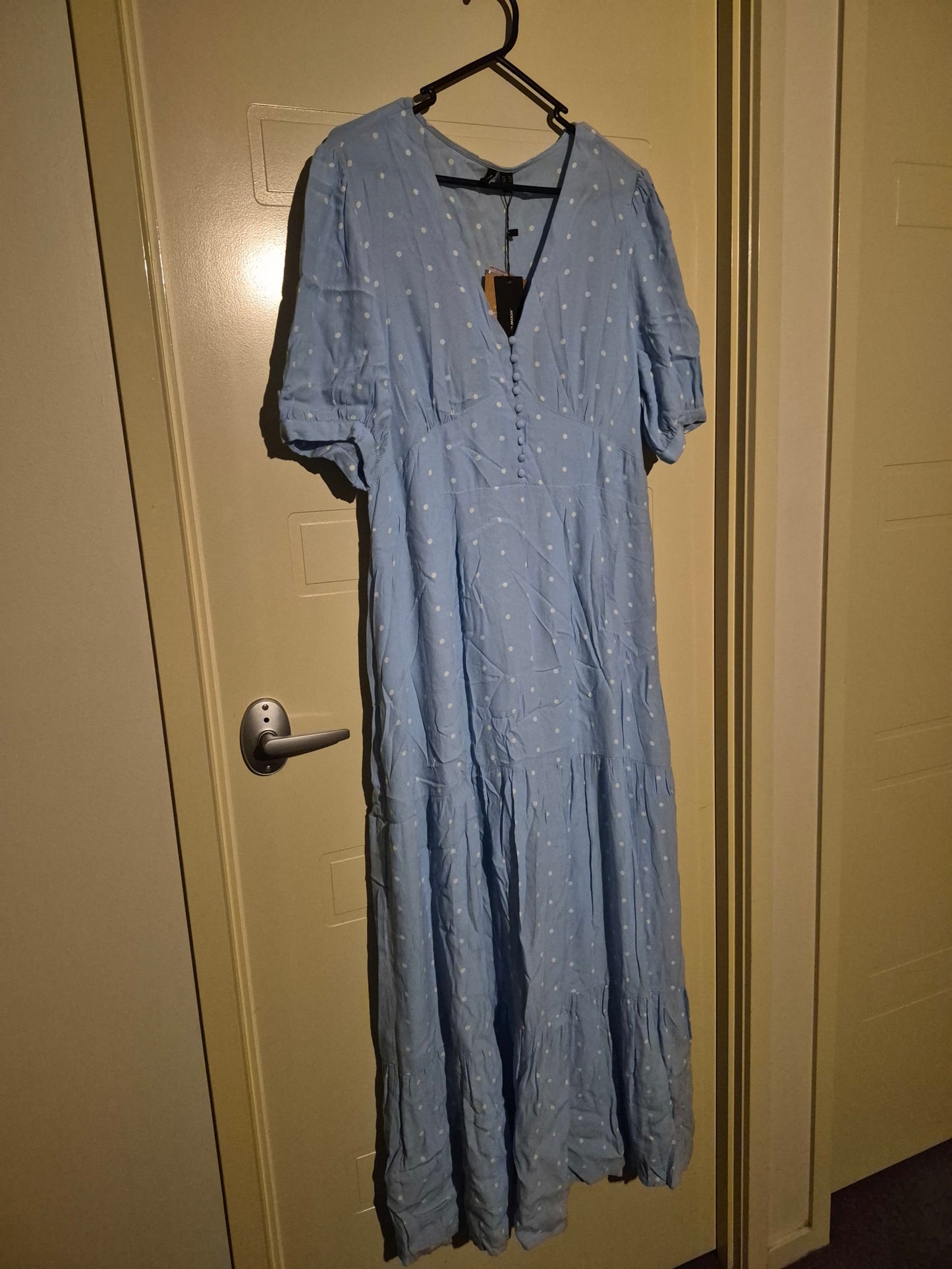 165768