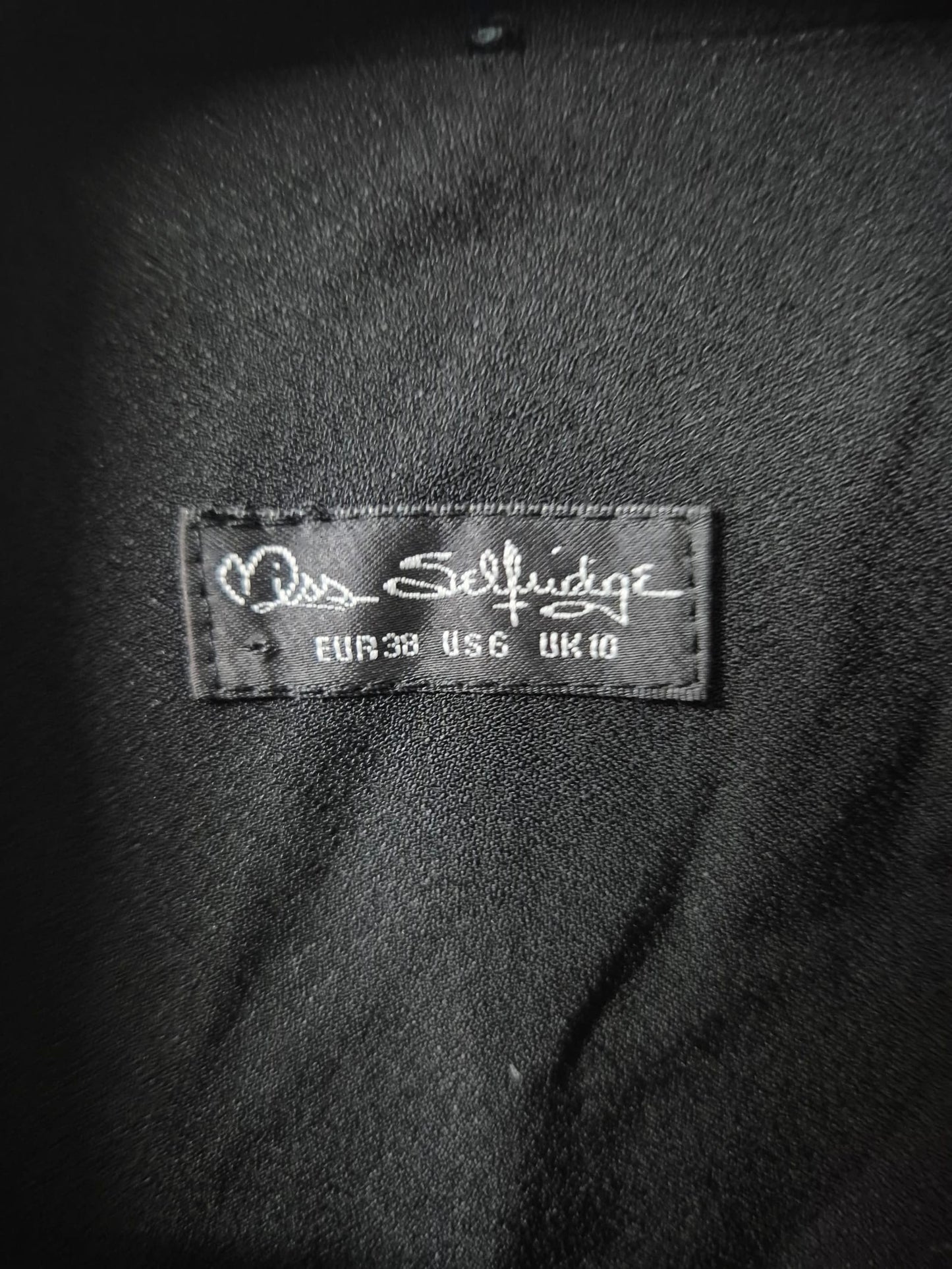 147370
