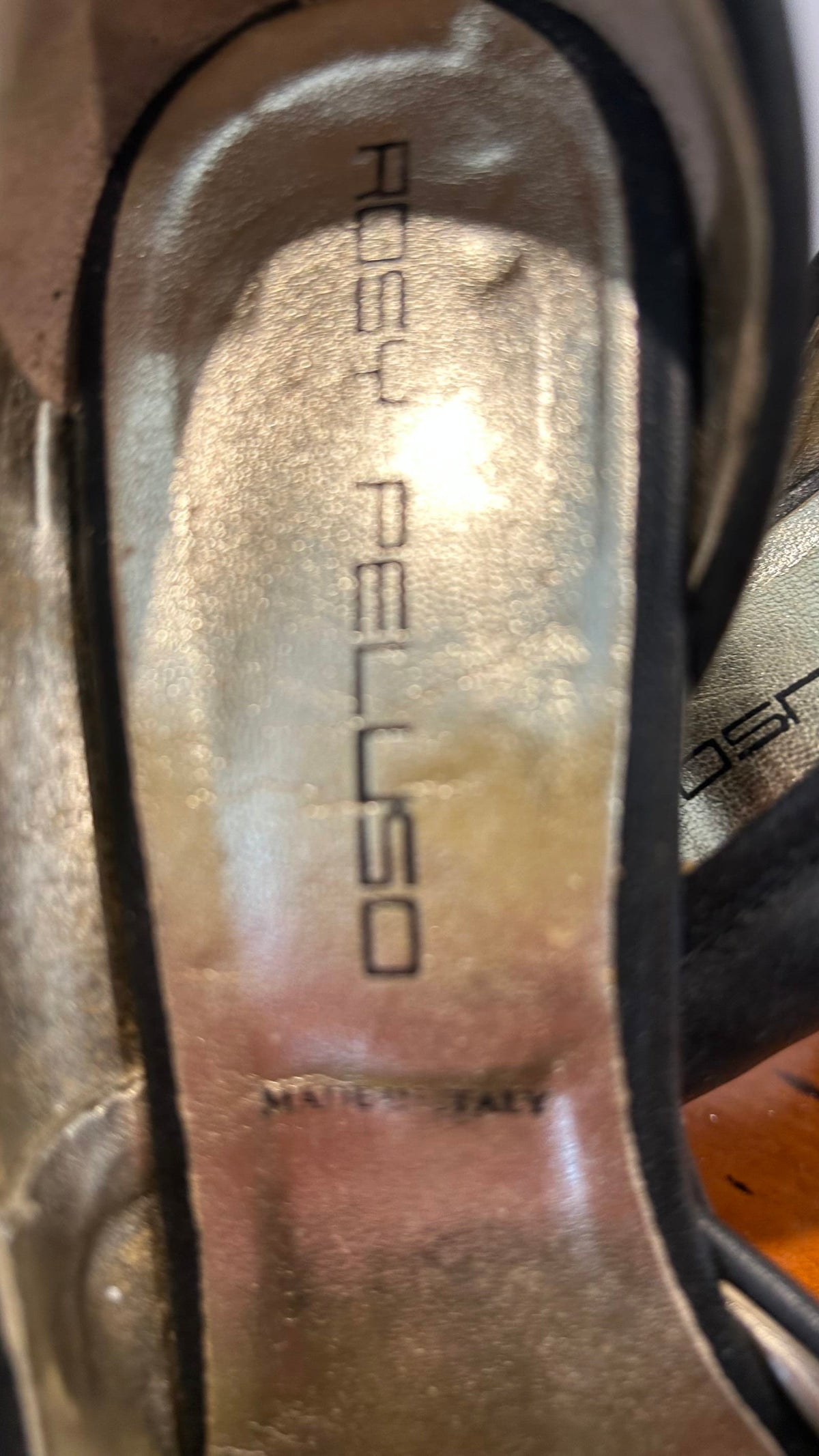 225745