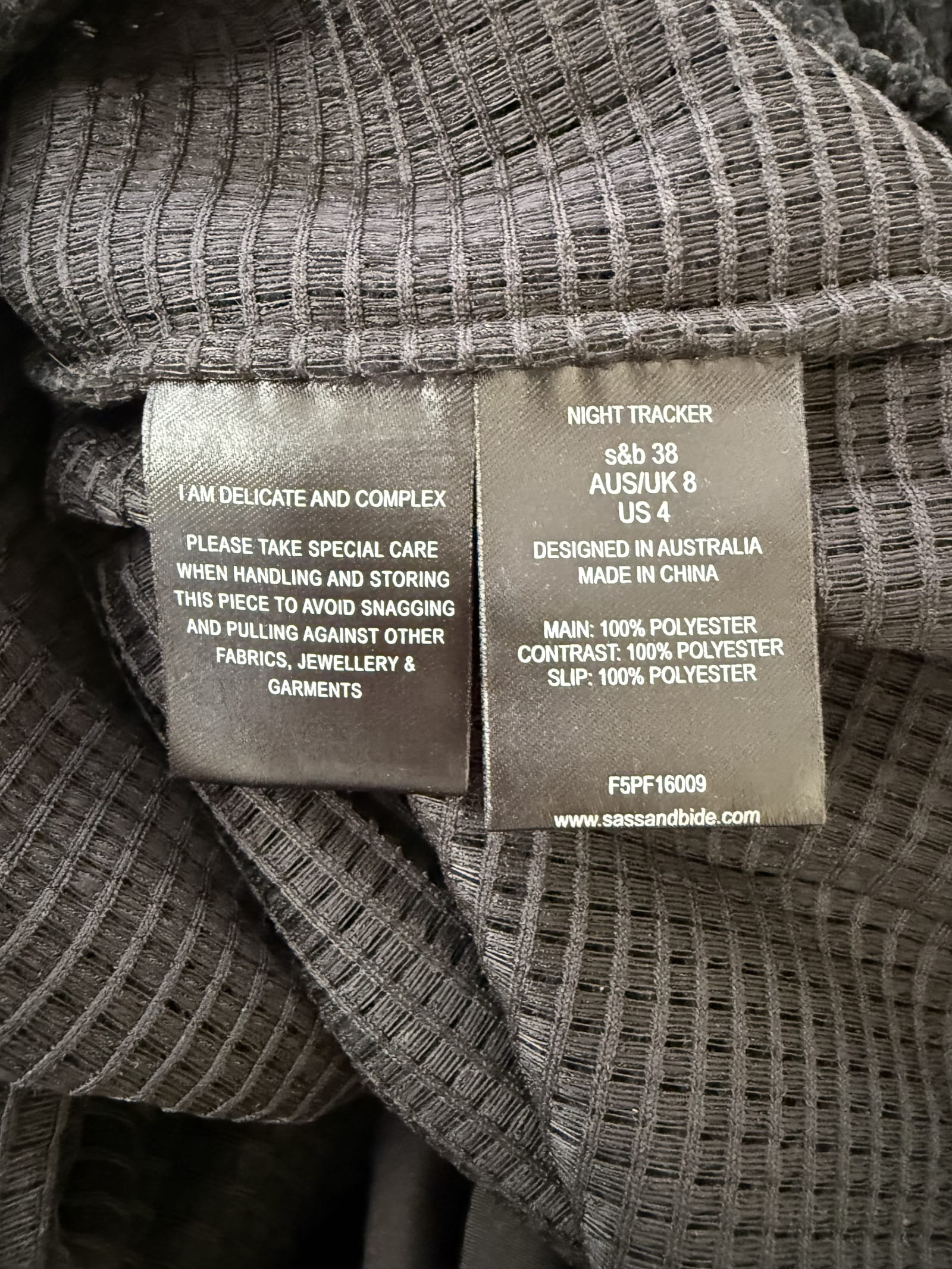 183864
