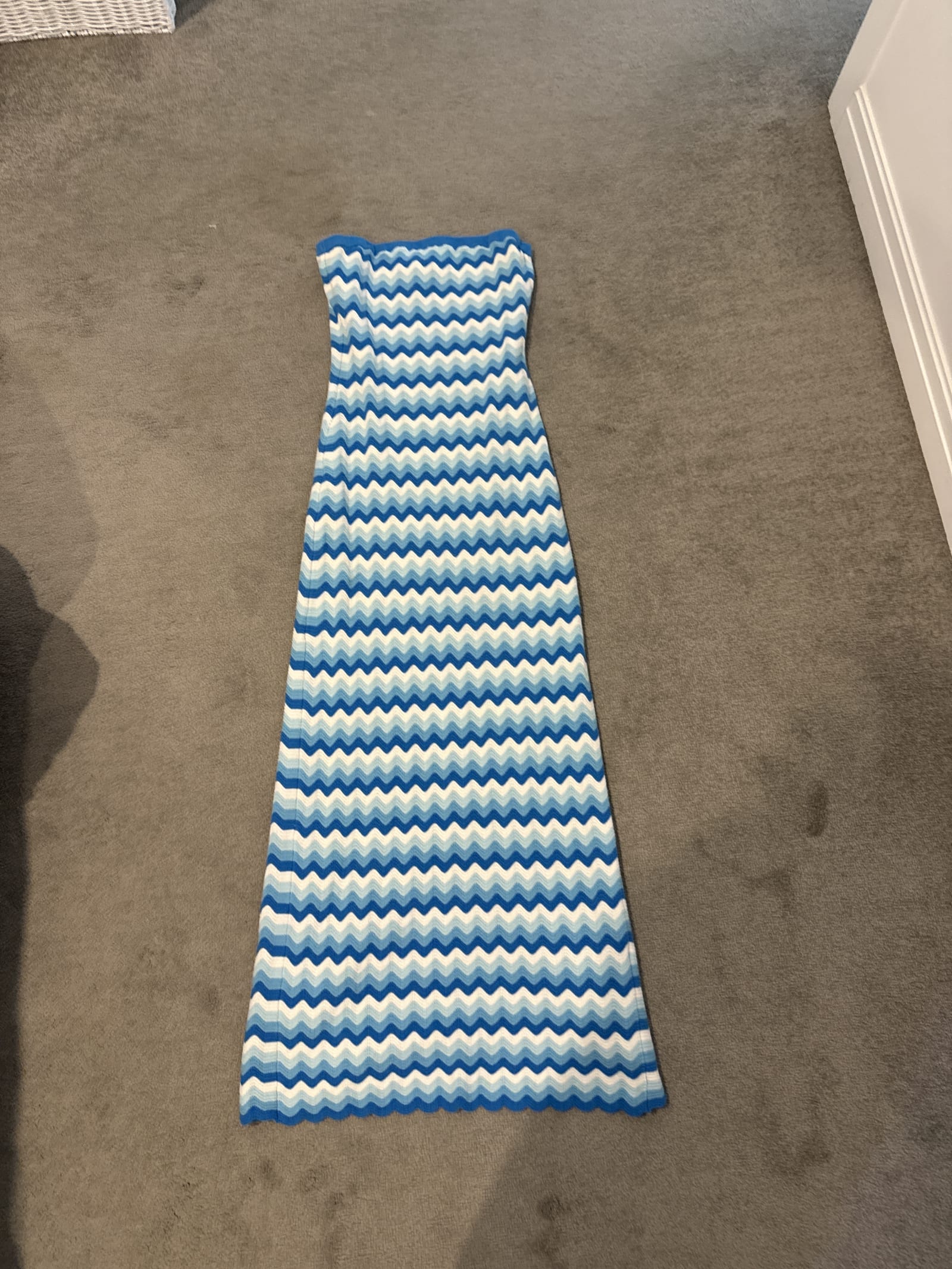 68163