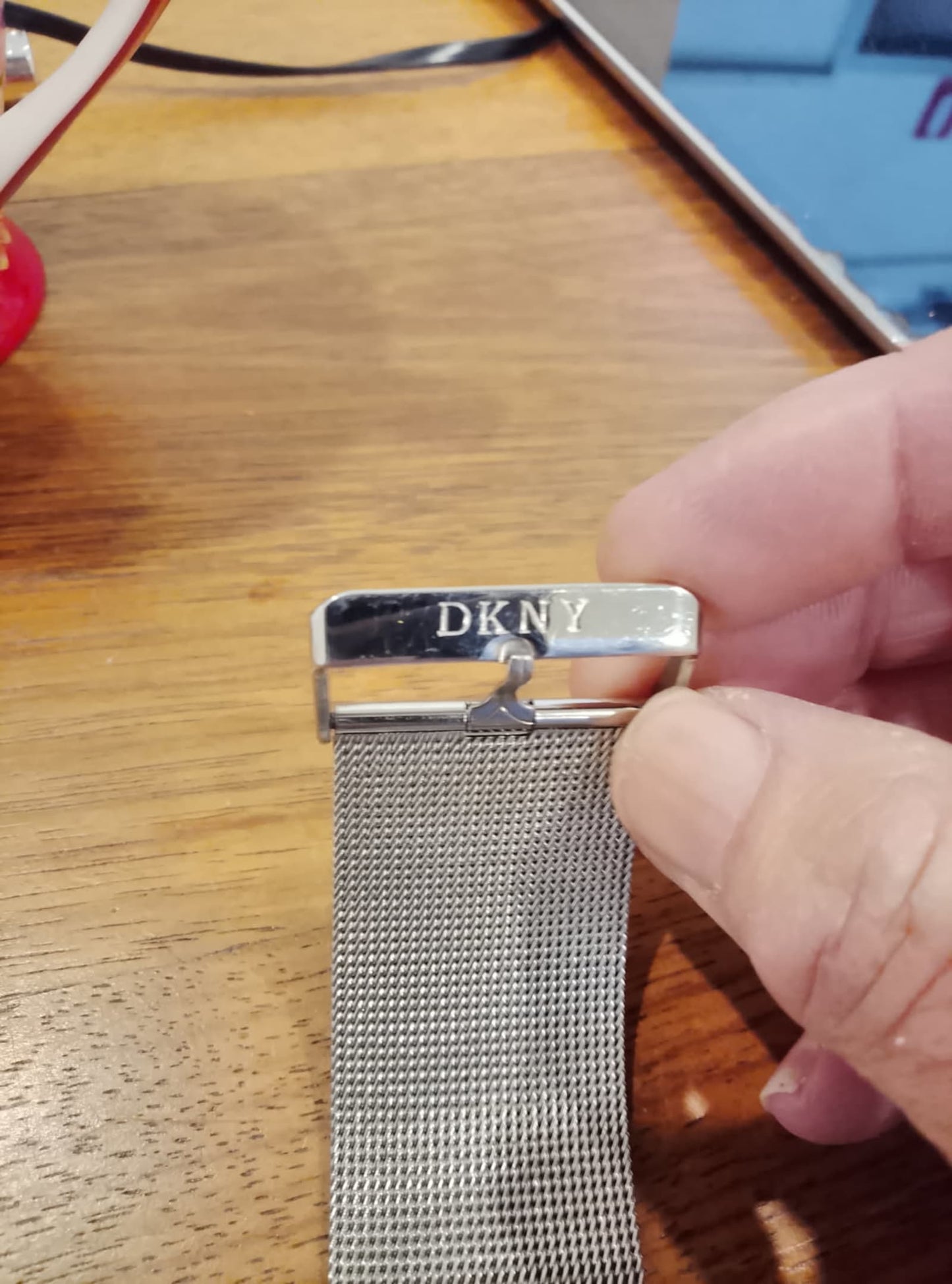 196804