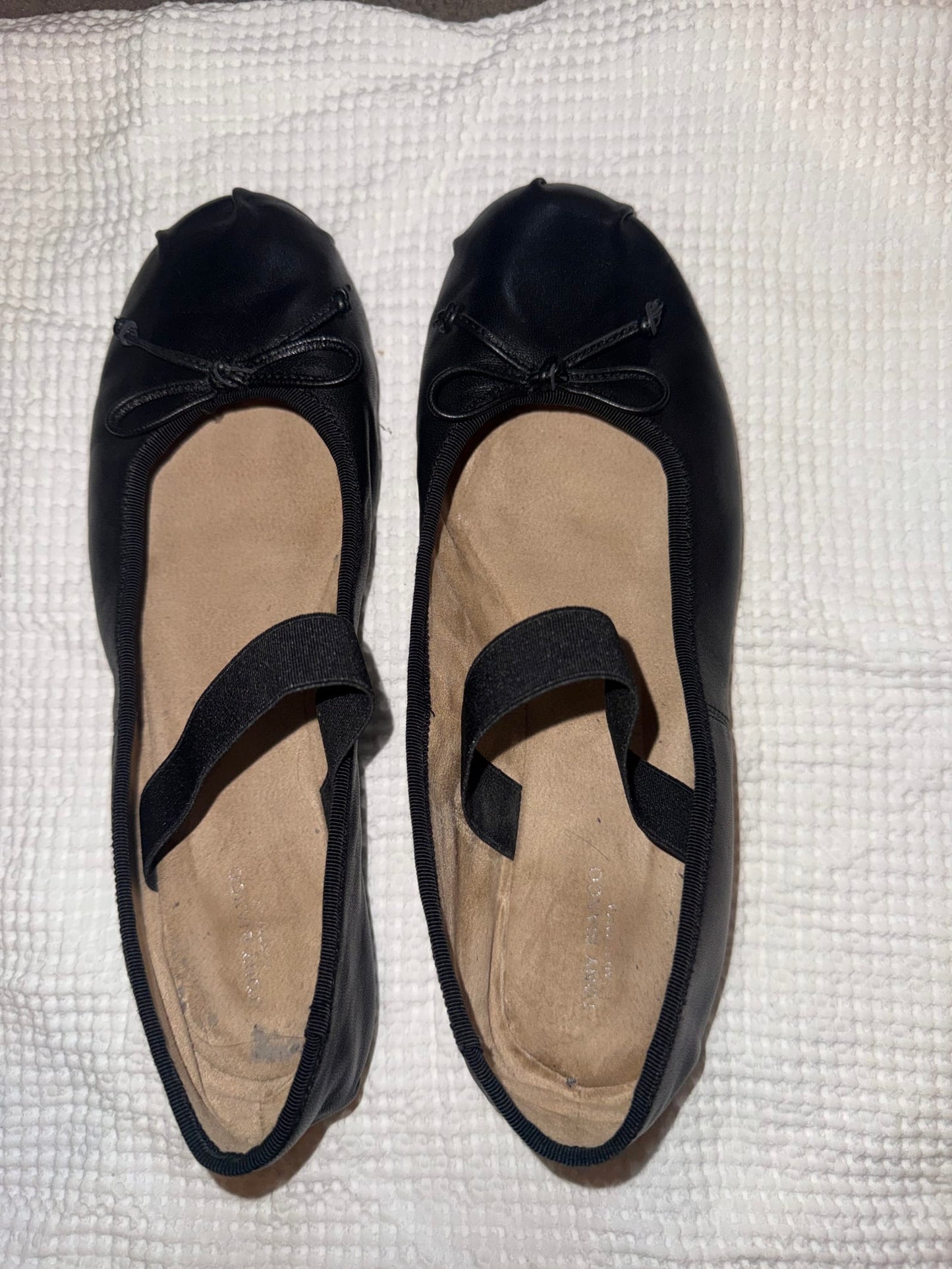 159700