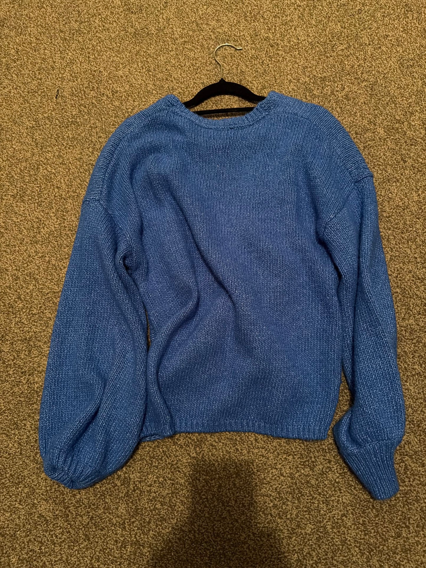 137818