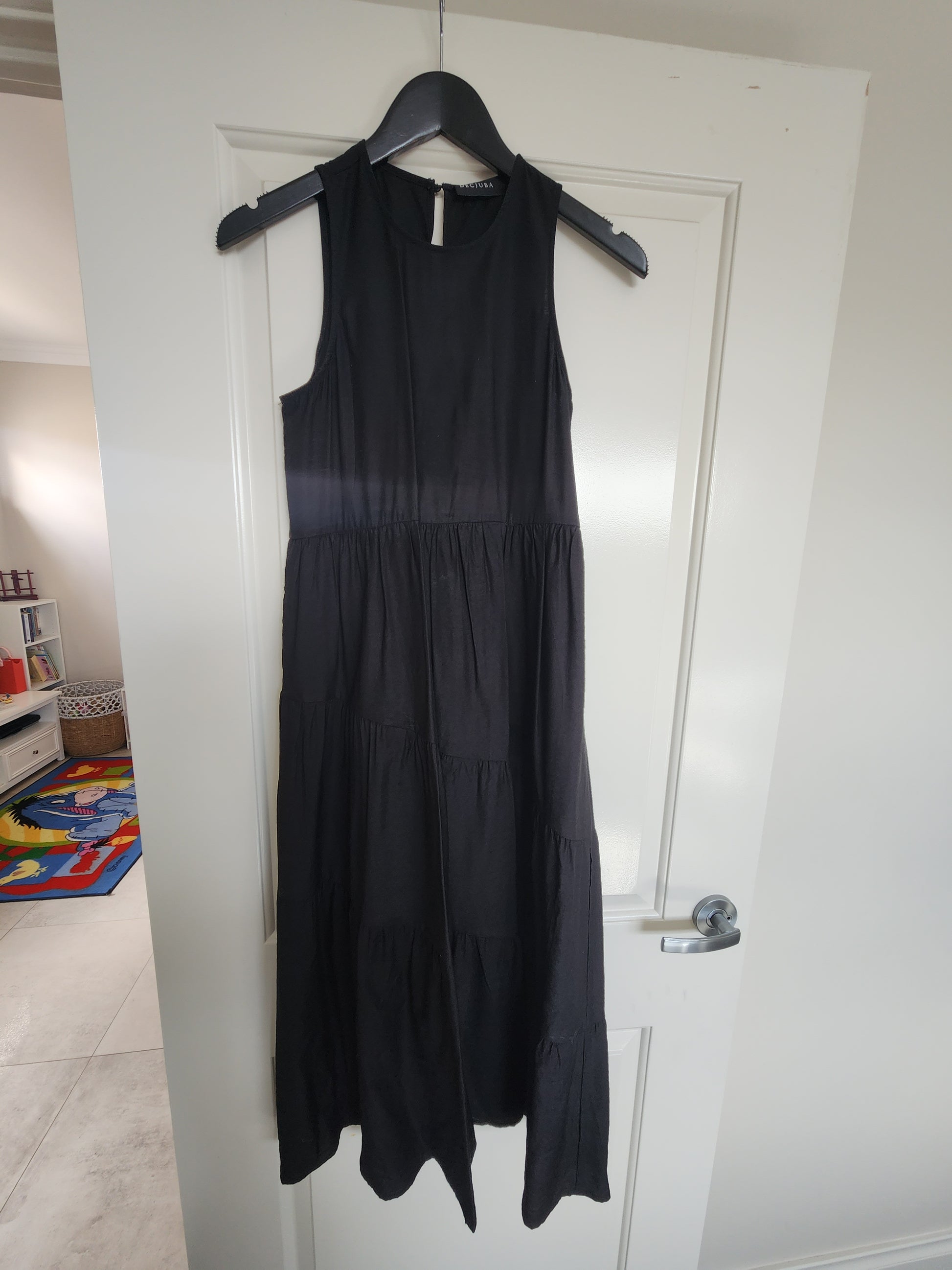 DECJUBA Aria Tiered Midi Dress / Size 6 / New without tags / RRP $0.00 Authentified DECJUBA Aria Tiered Midi Dress / Size 6 / New without tags / RRP $0.00 Authentified