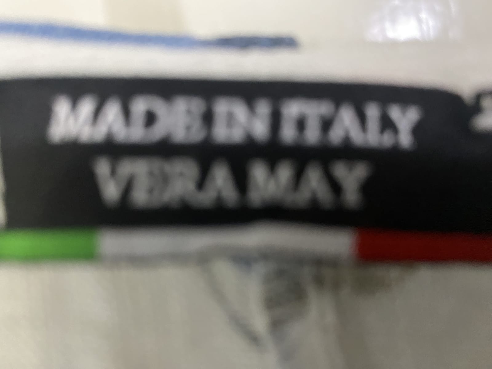182860