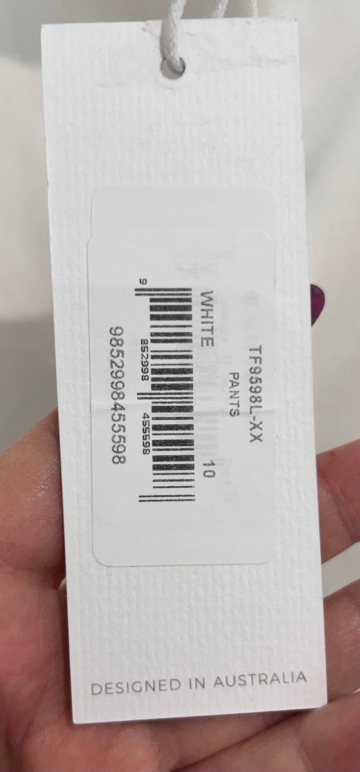 216579