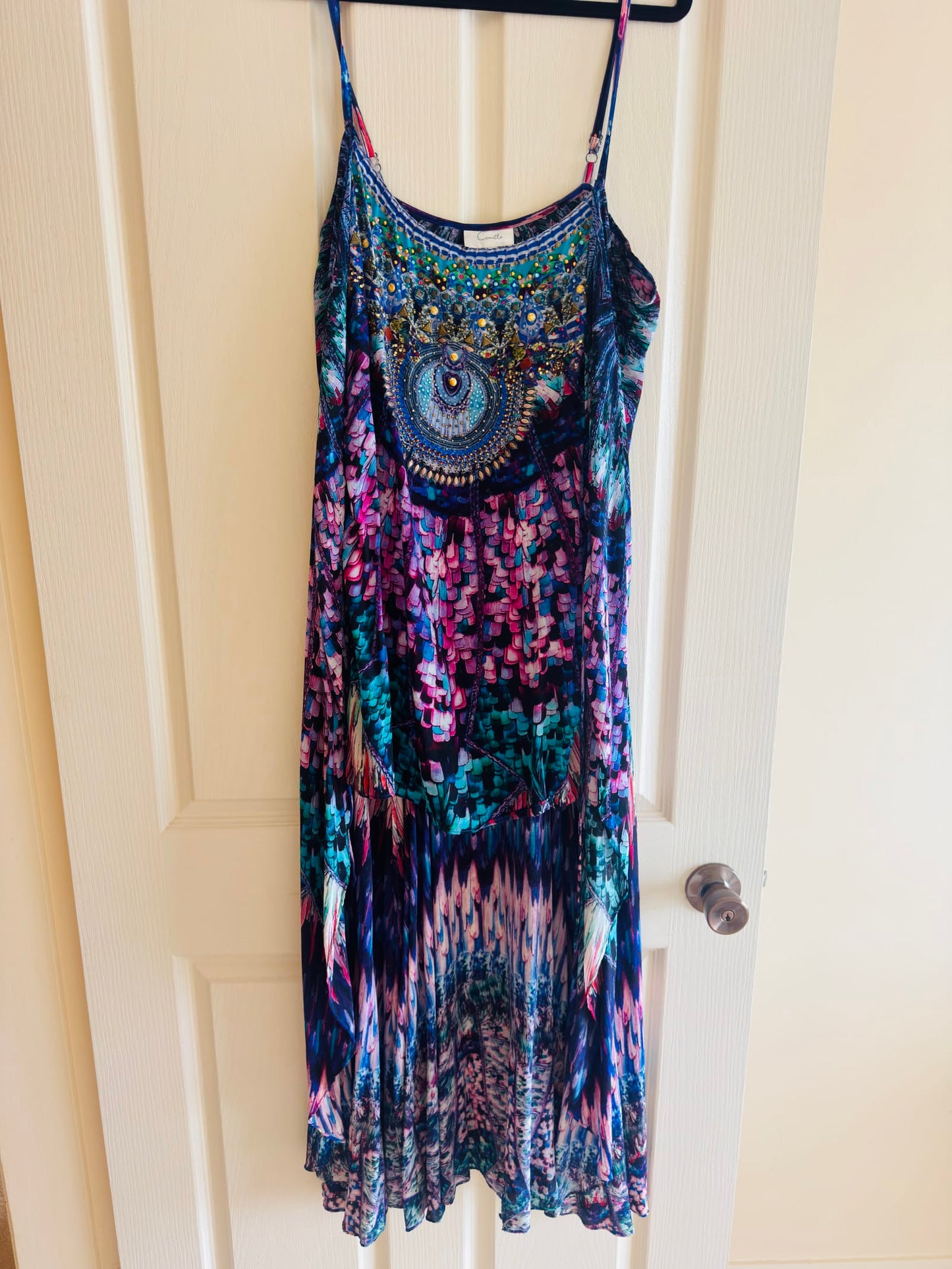 128251