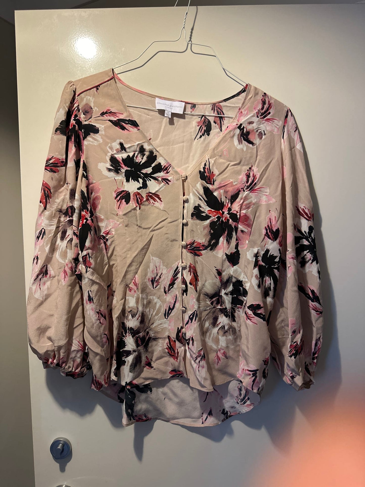 122056