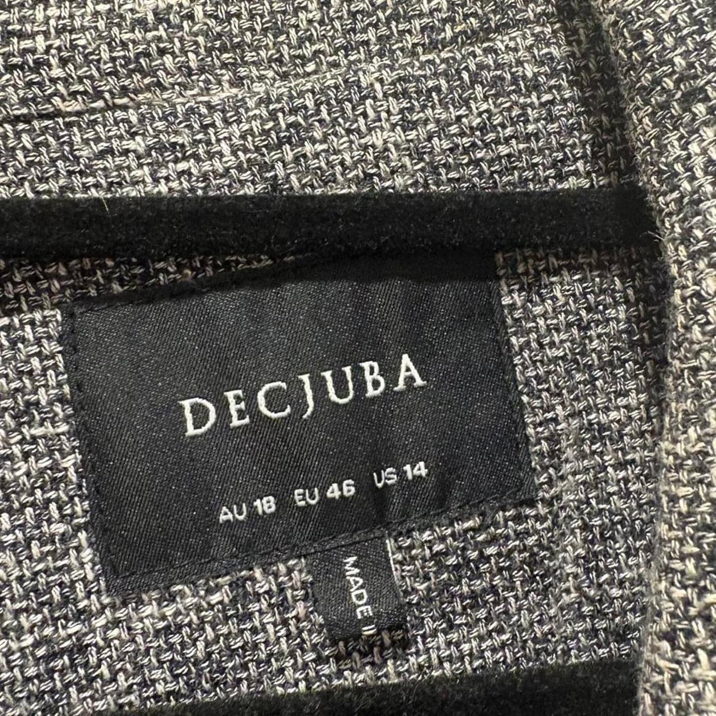 98211