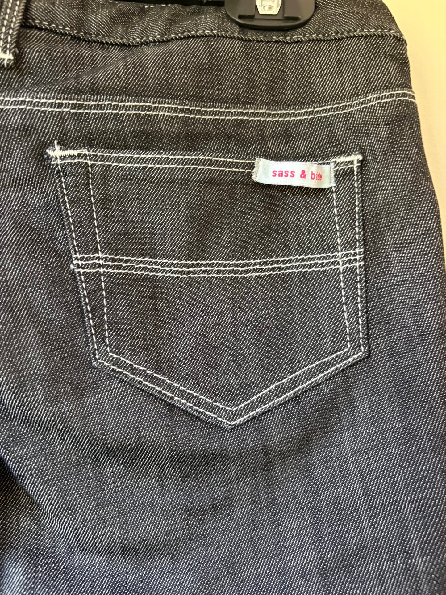 35735