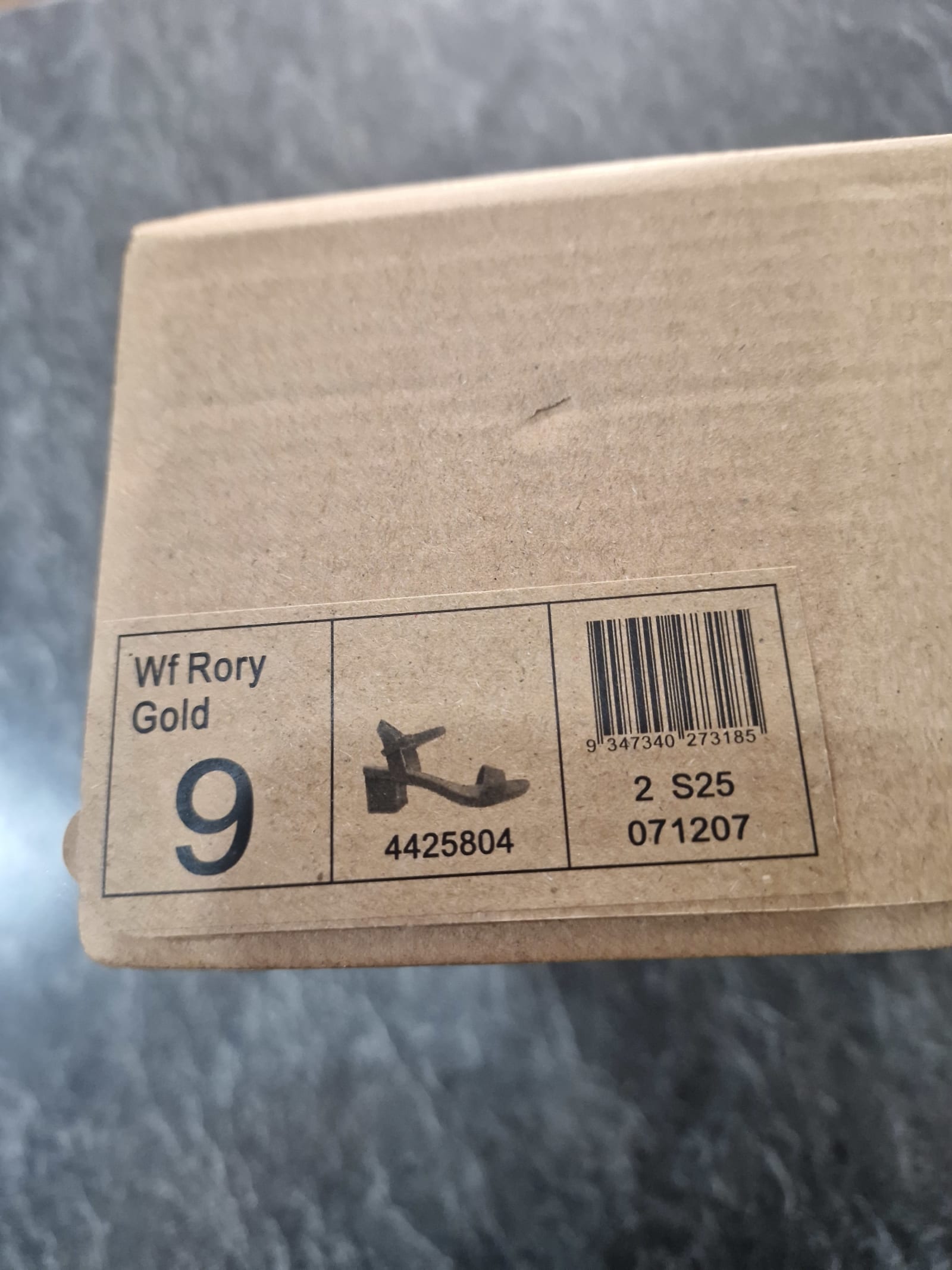 118912