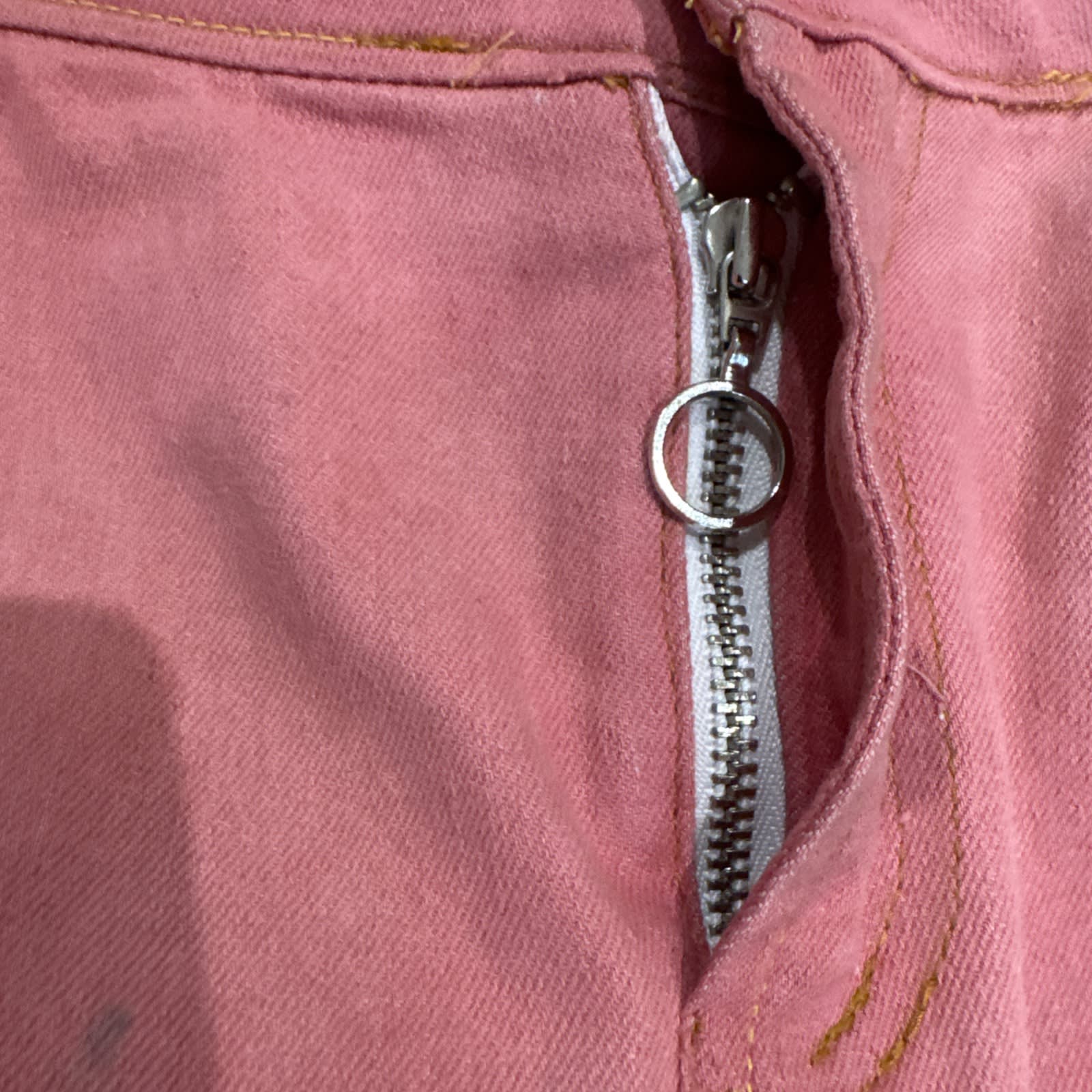 97633