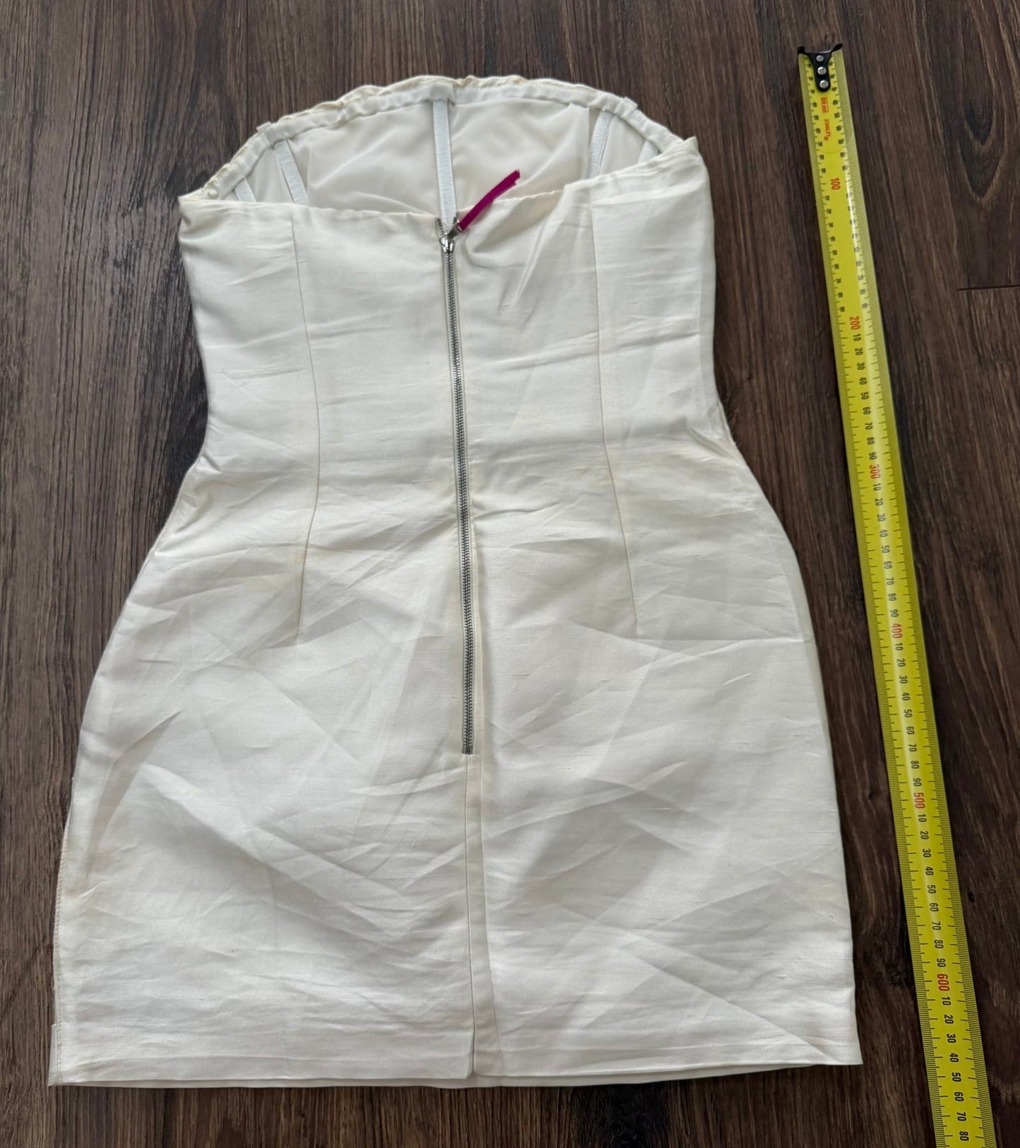 157868