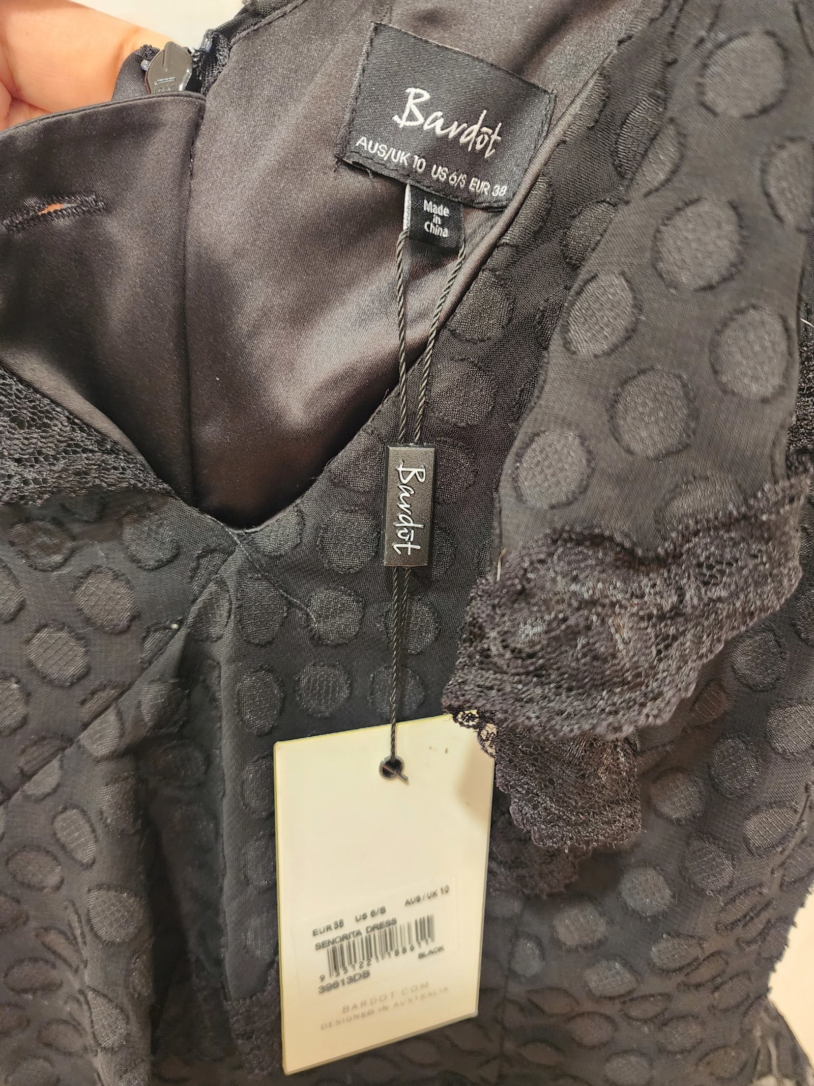 137578