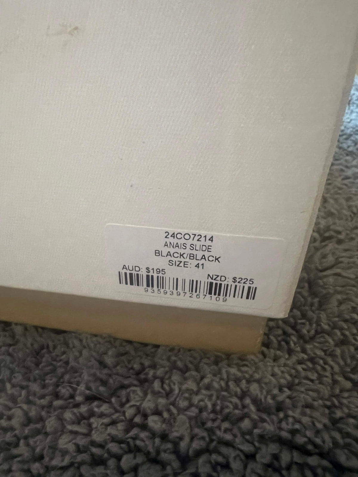 218918