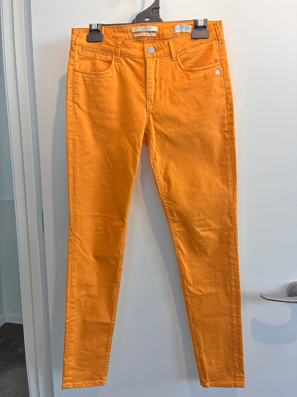185608