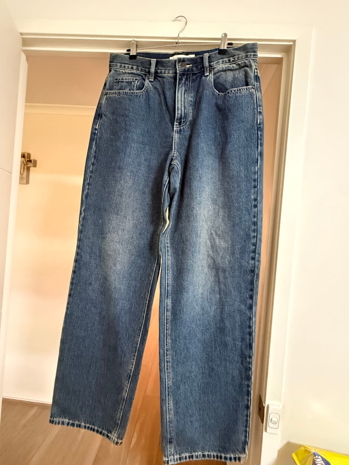 58054